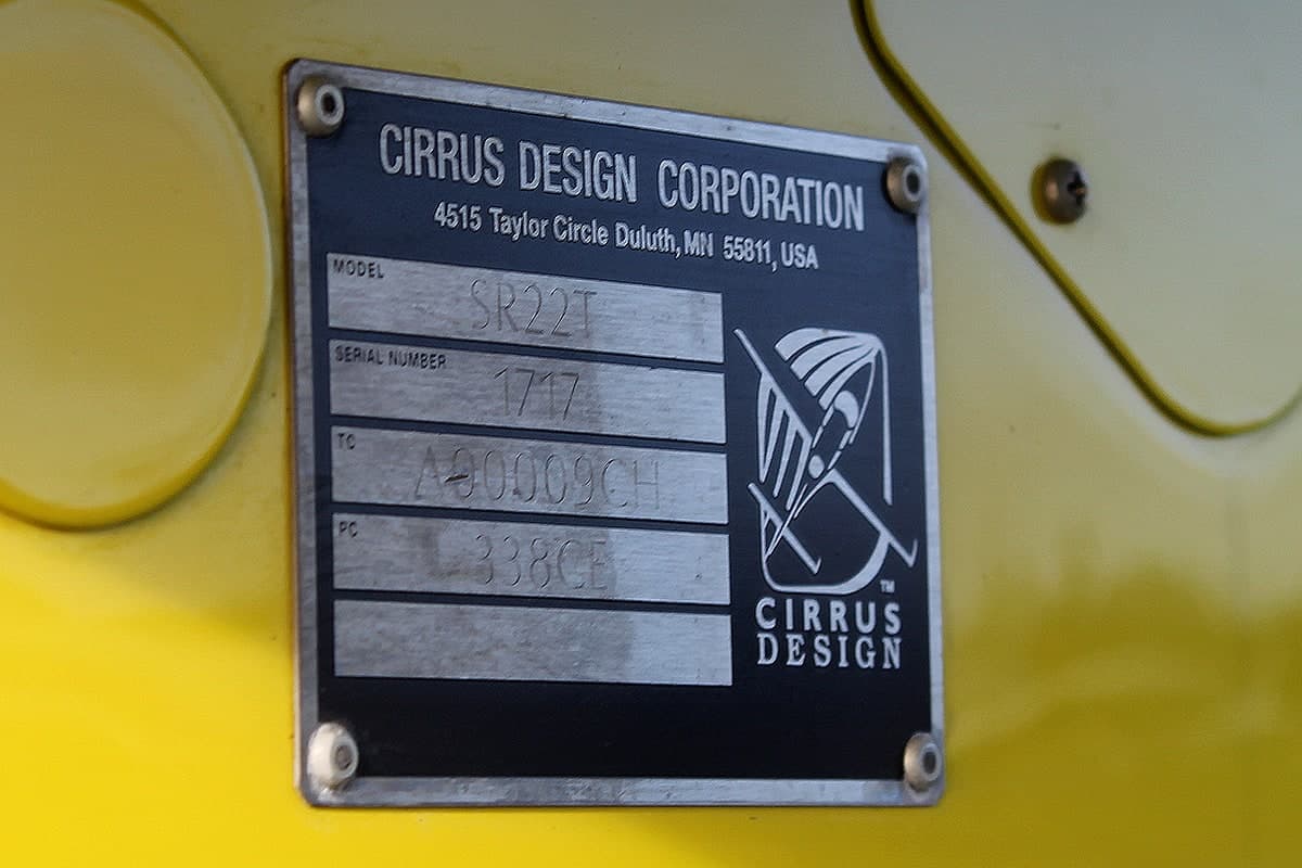 N717HS — Cirrus