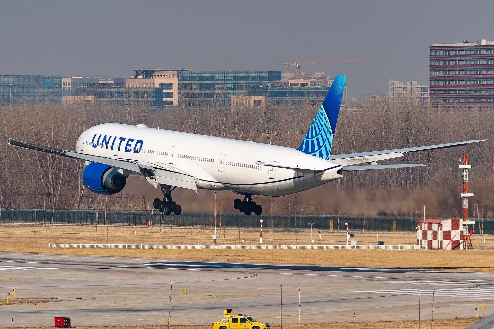N2352U — Boeing