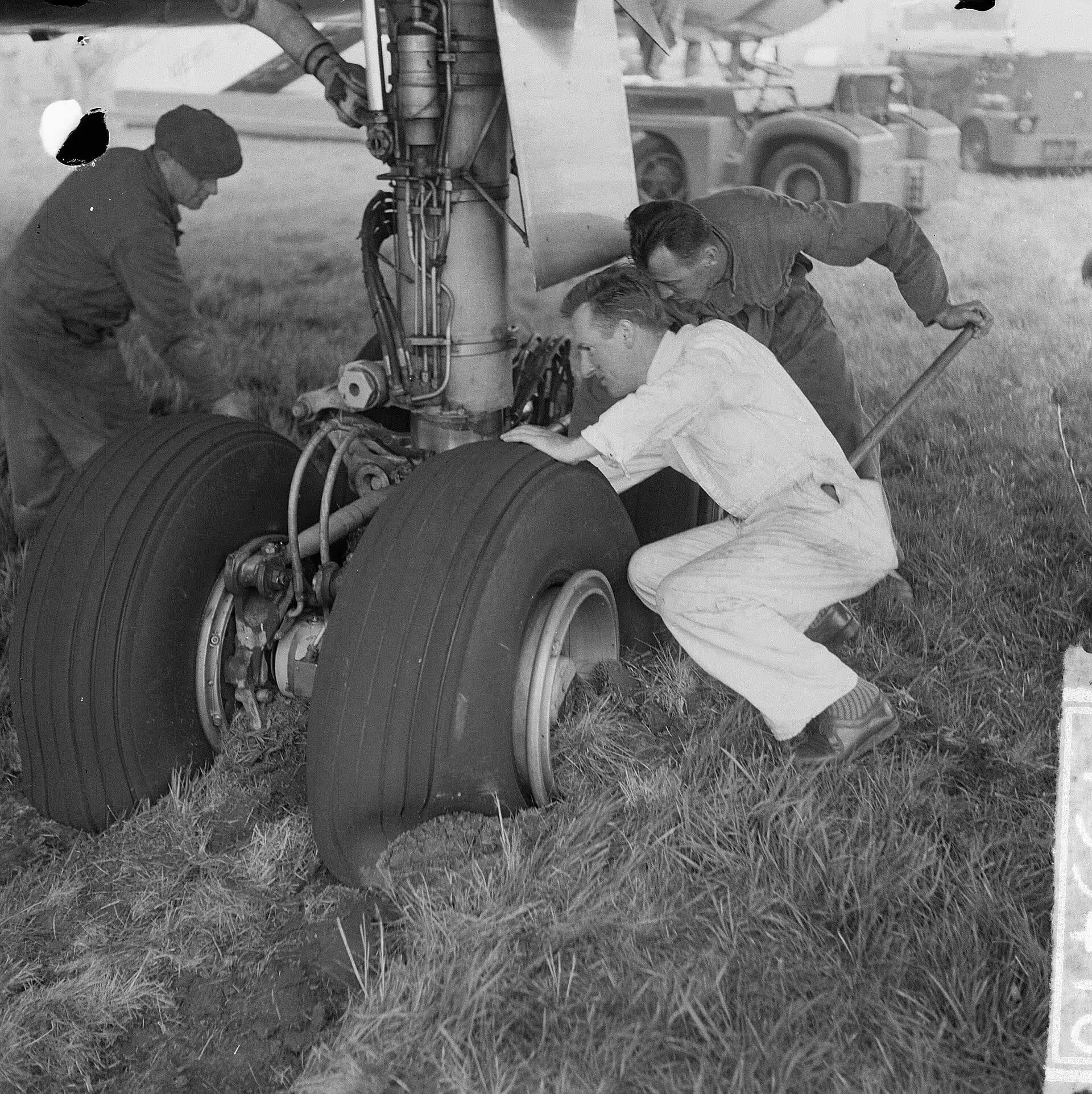 Unidentified — Aircraft