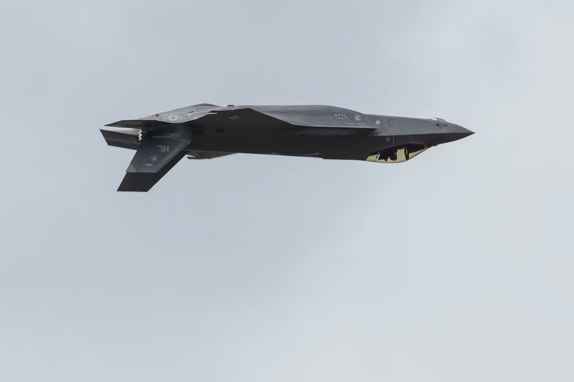 Unidentified — Aircraft