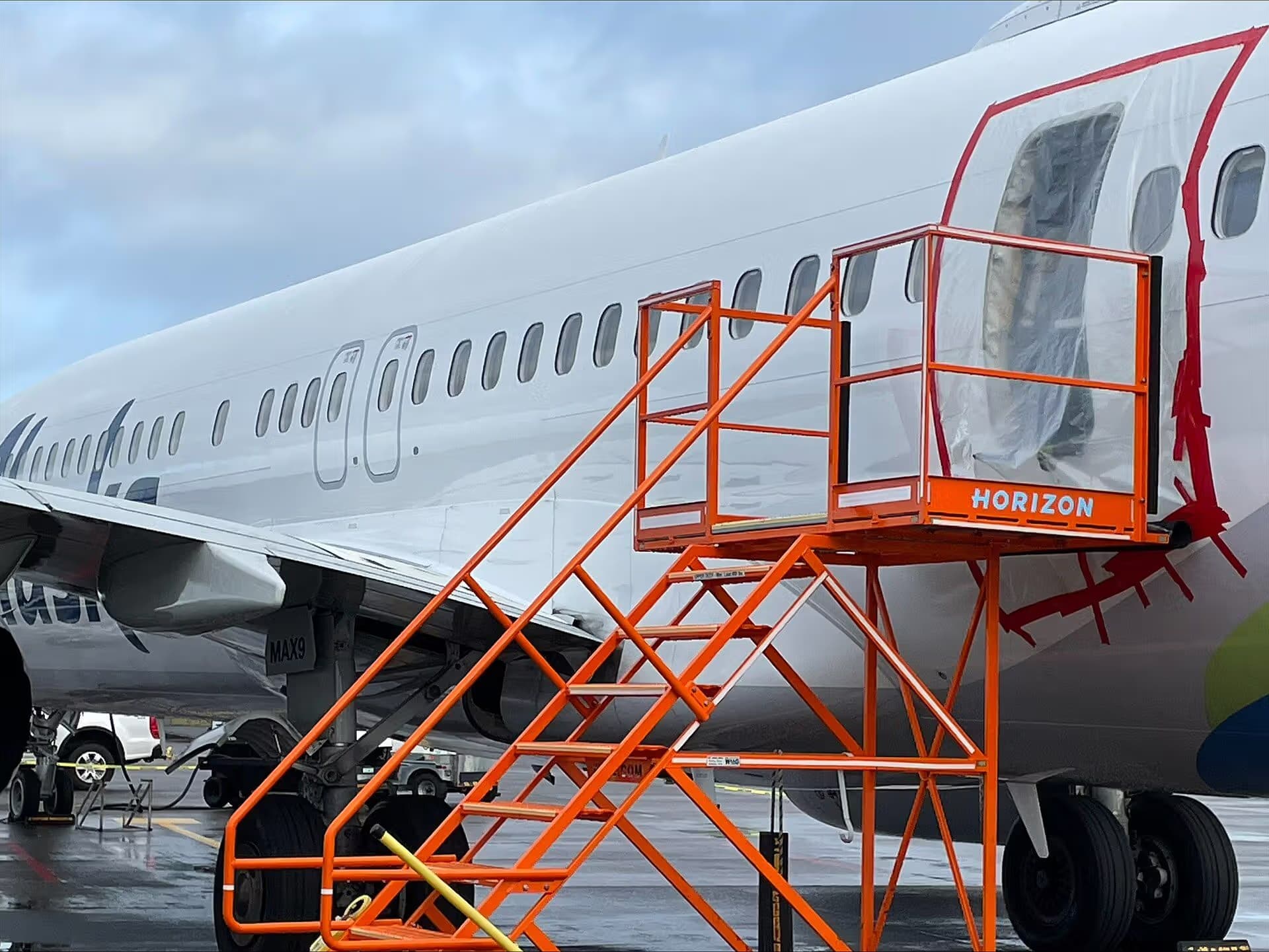 N704AL — Boeing