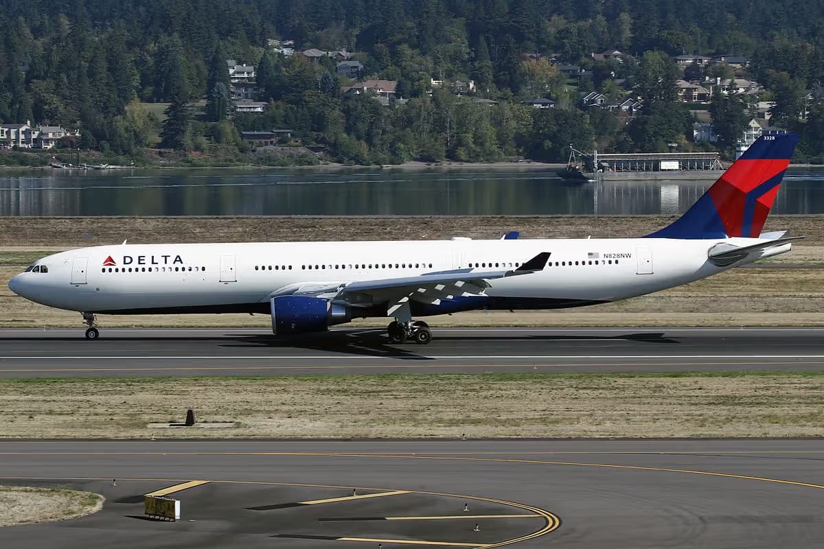 N828NW — Airbus