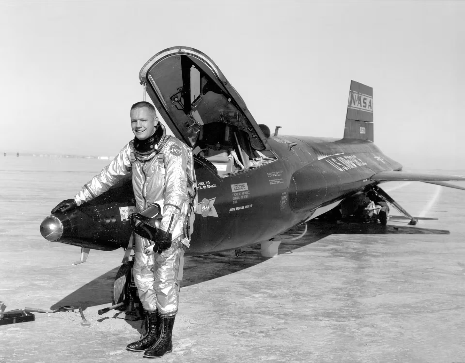 Unidentified — Single-engine aircraft