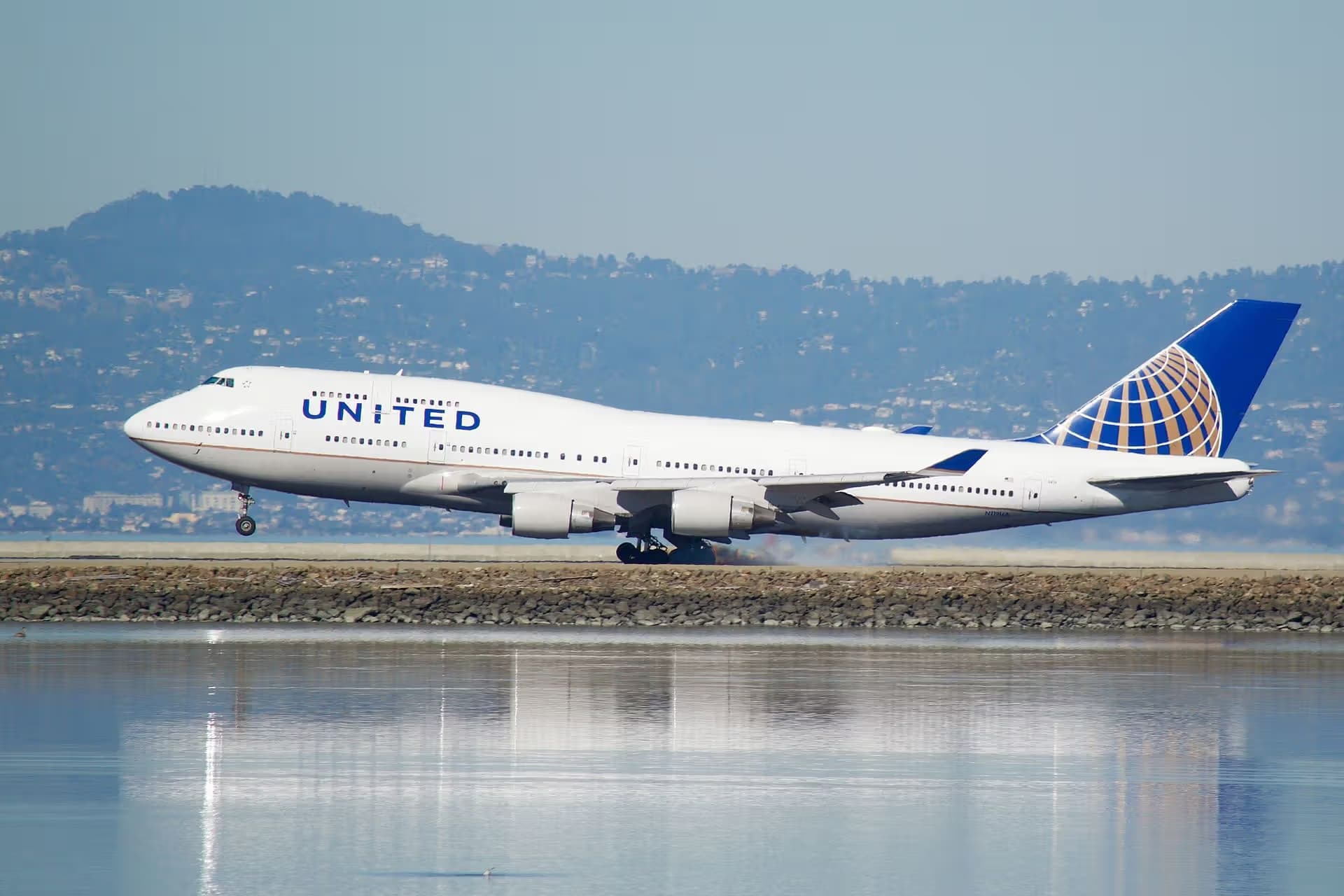 N119UA — Boeing