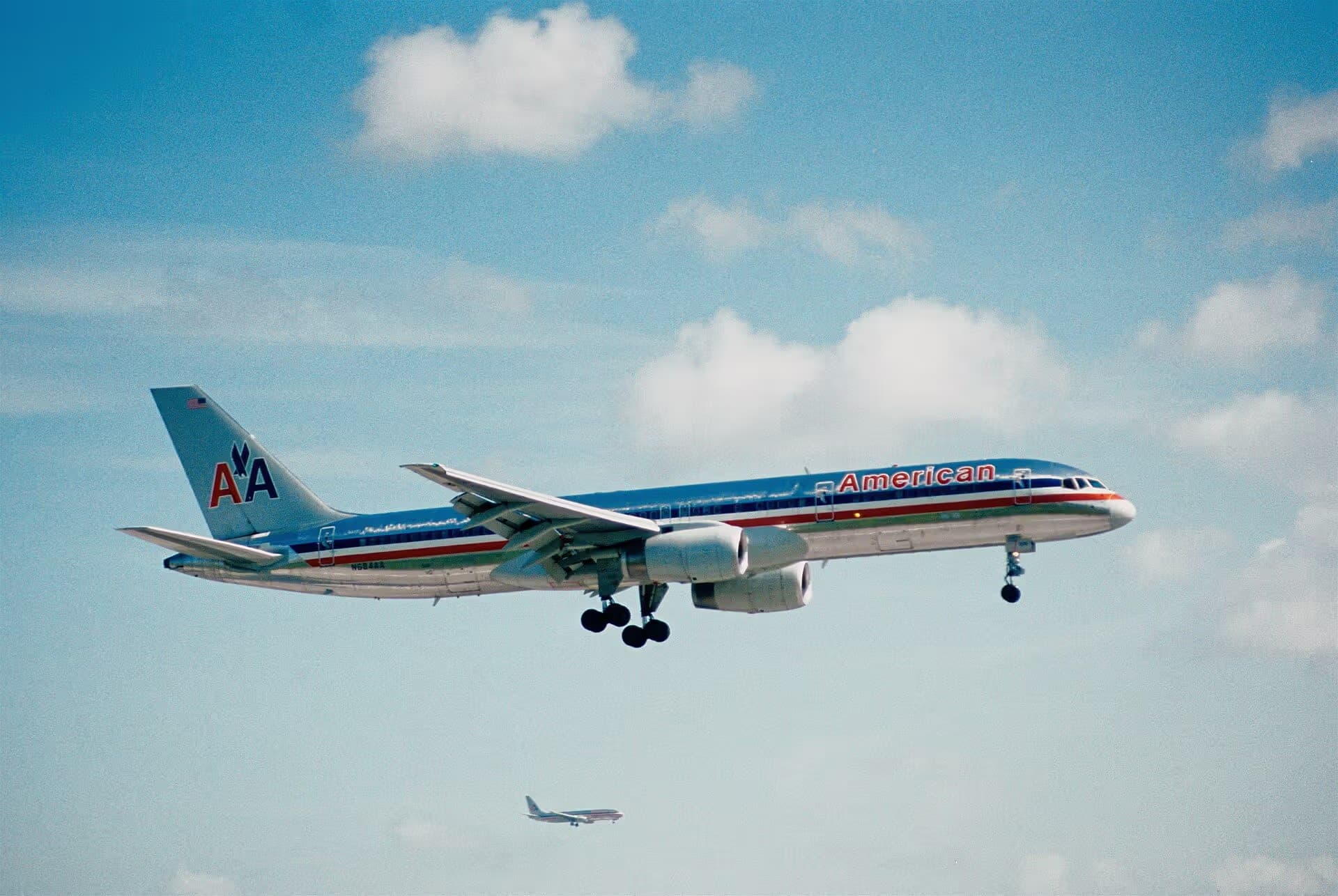 N684AA — Boeing