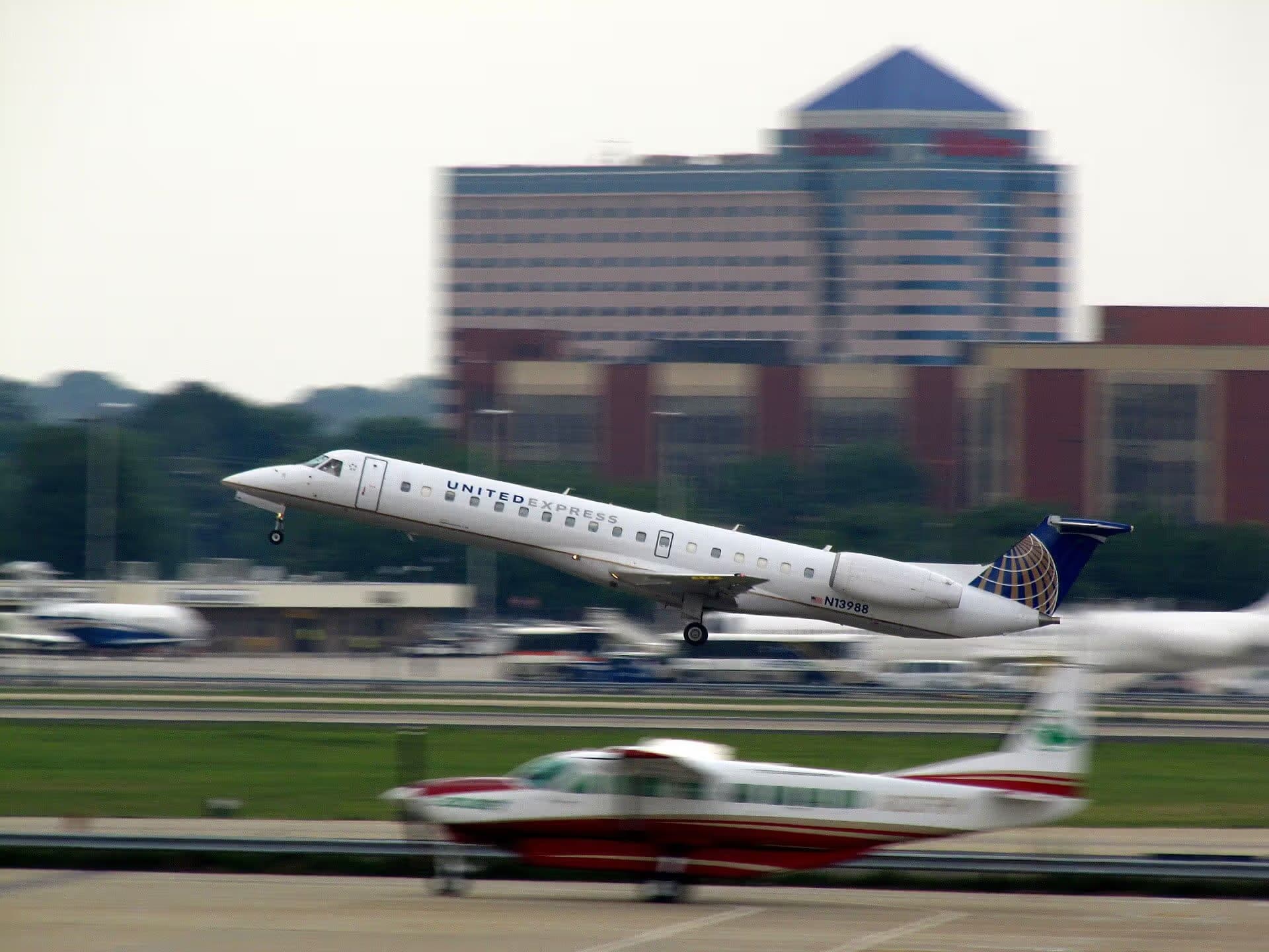 N13988 — Embraer