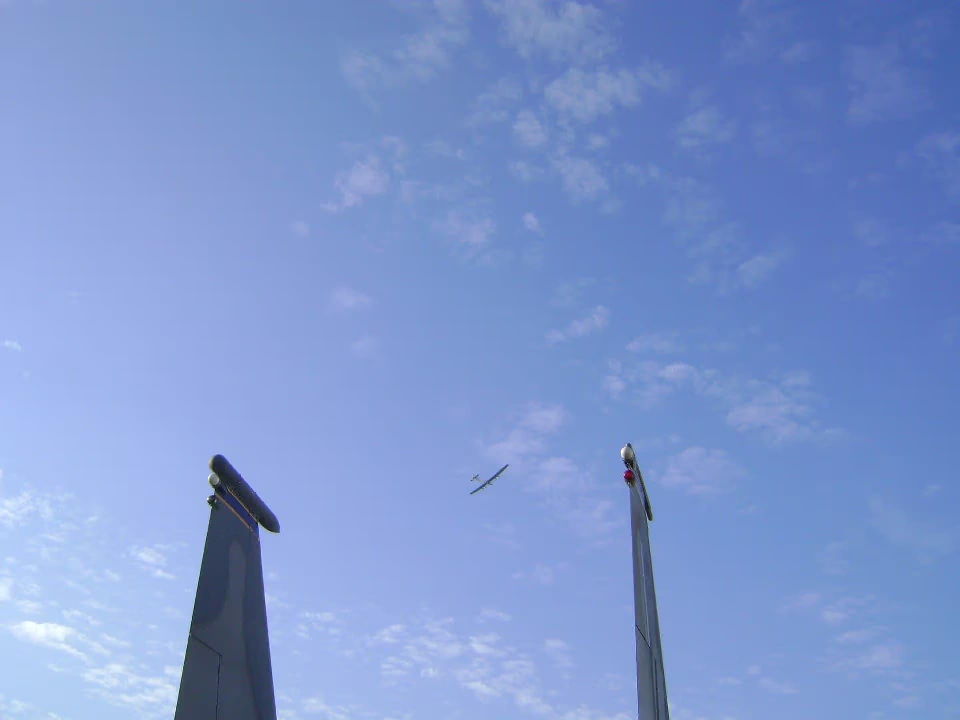 Unidentified — Glider