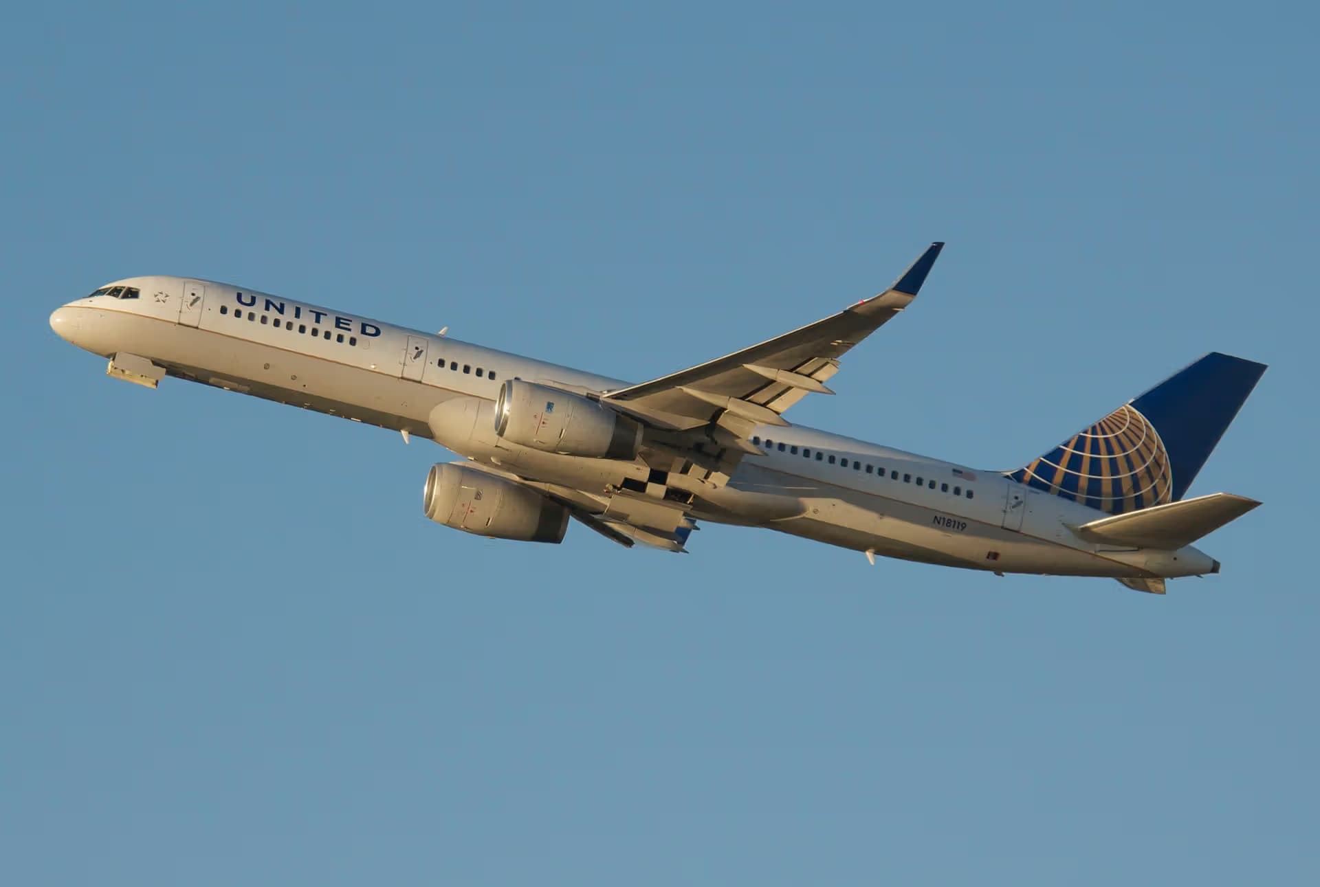 N18119 — Twin-engine aircraft