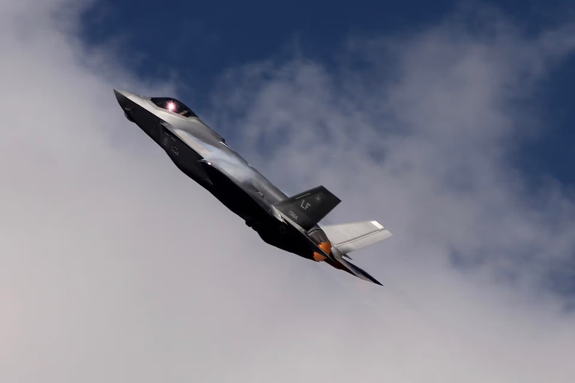 Unidentified — Aircraft