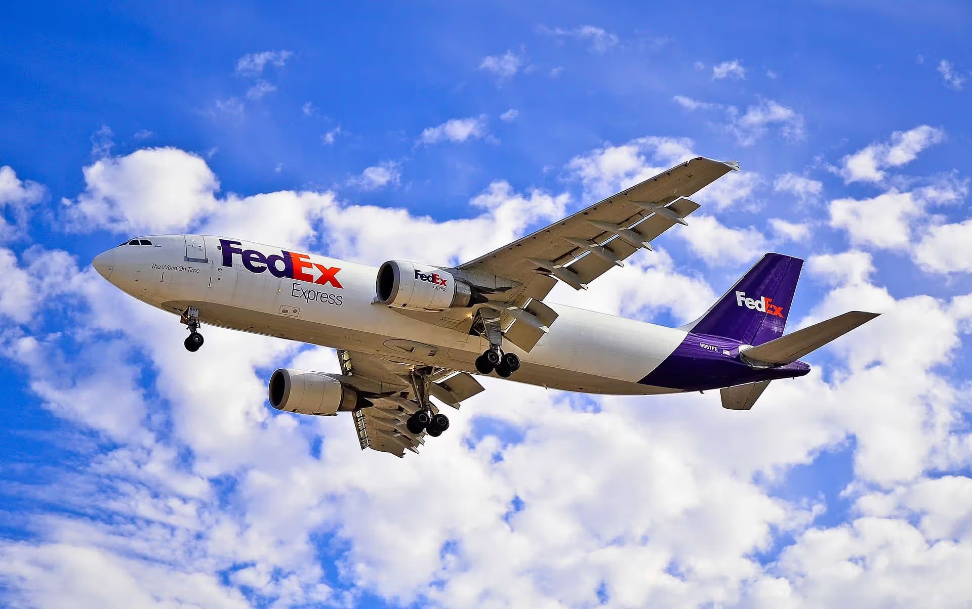 N667FE — Twin-engine aircraft