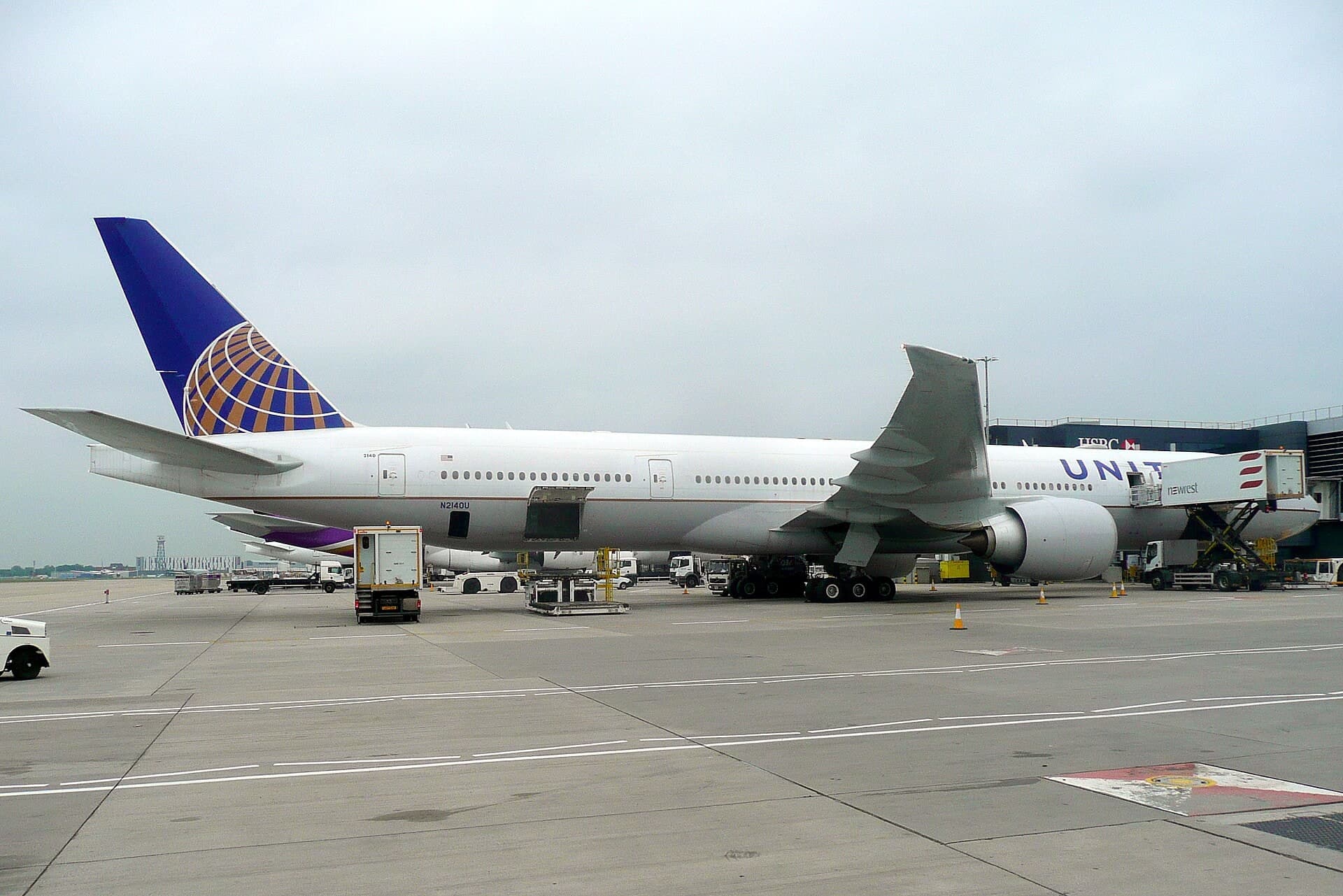 N2140U — Boeing