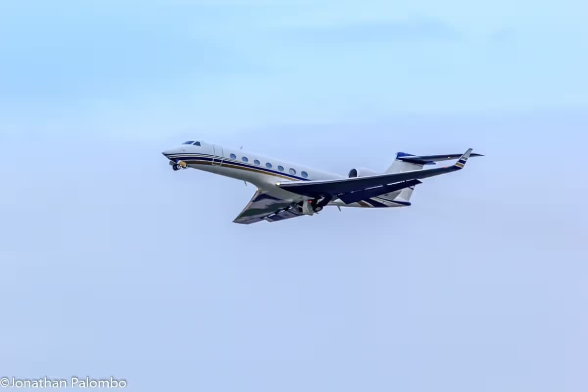 N818LF — Business jet