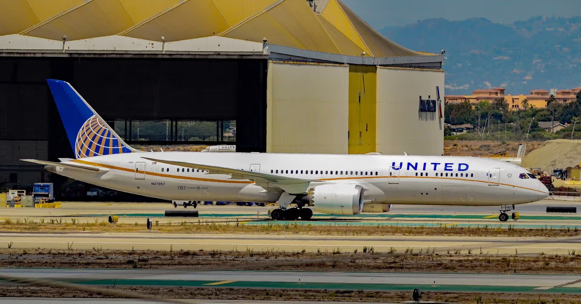 N27957 — Boeing