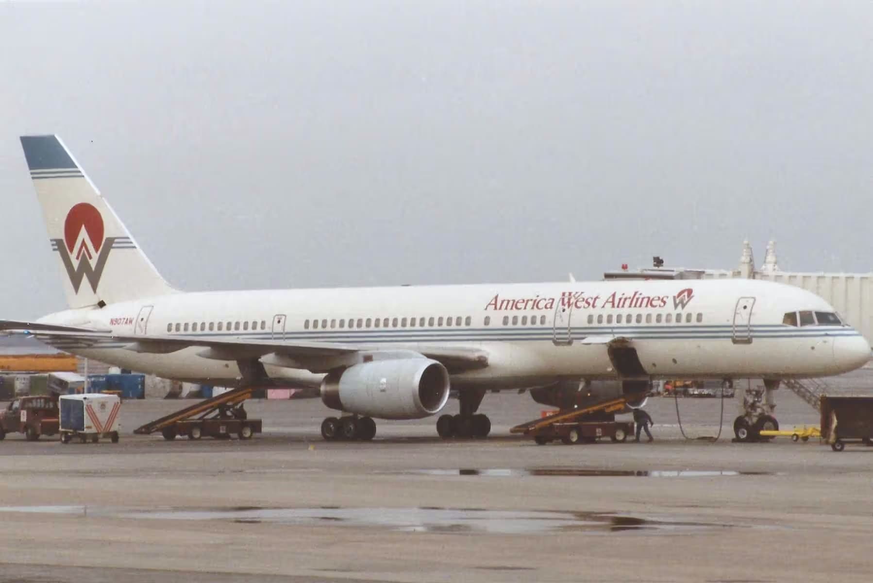 N907AW — Twin-engine aircraft