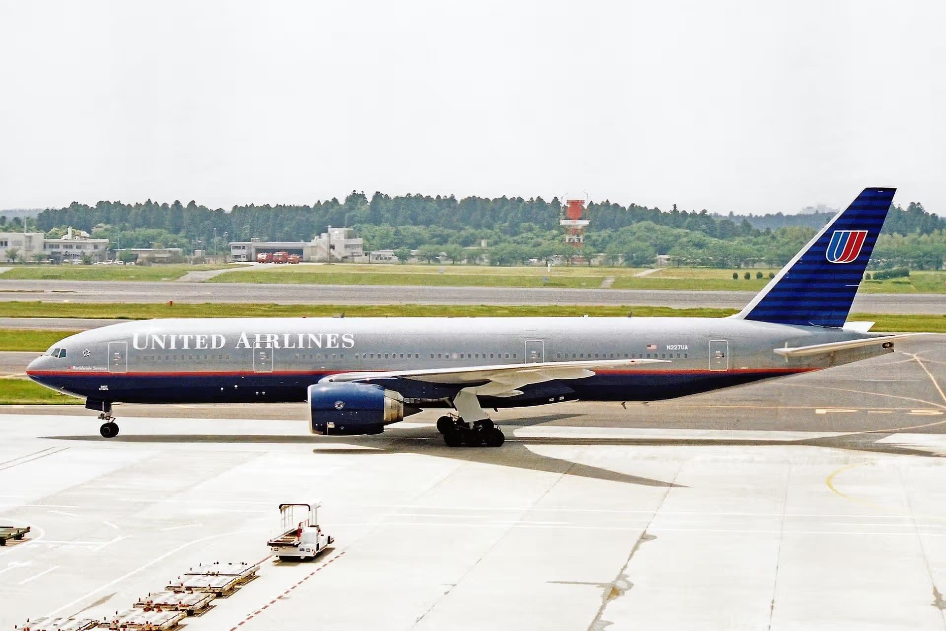 N227UA — Boeing