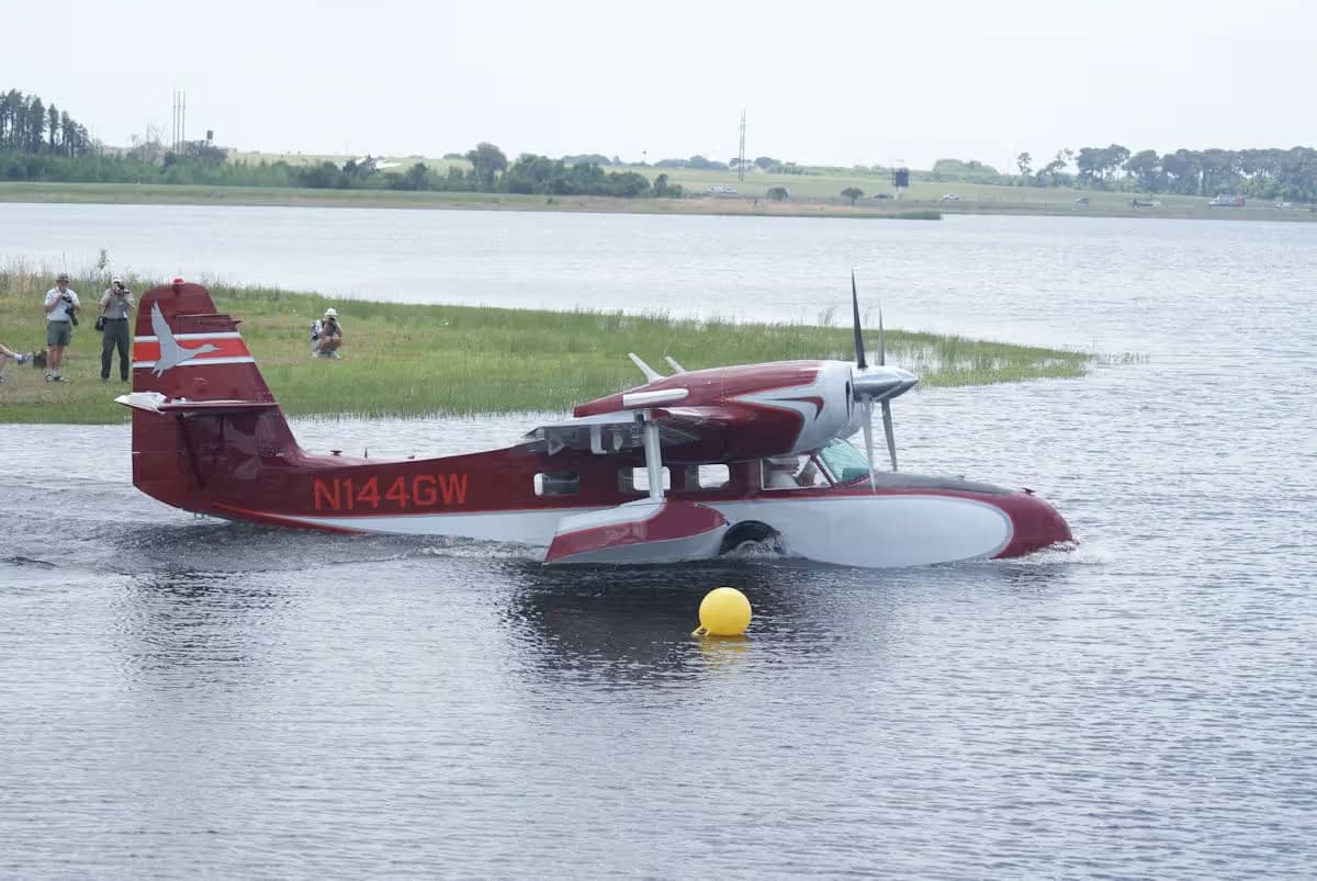 N144GW — Twin-engine aircraft