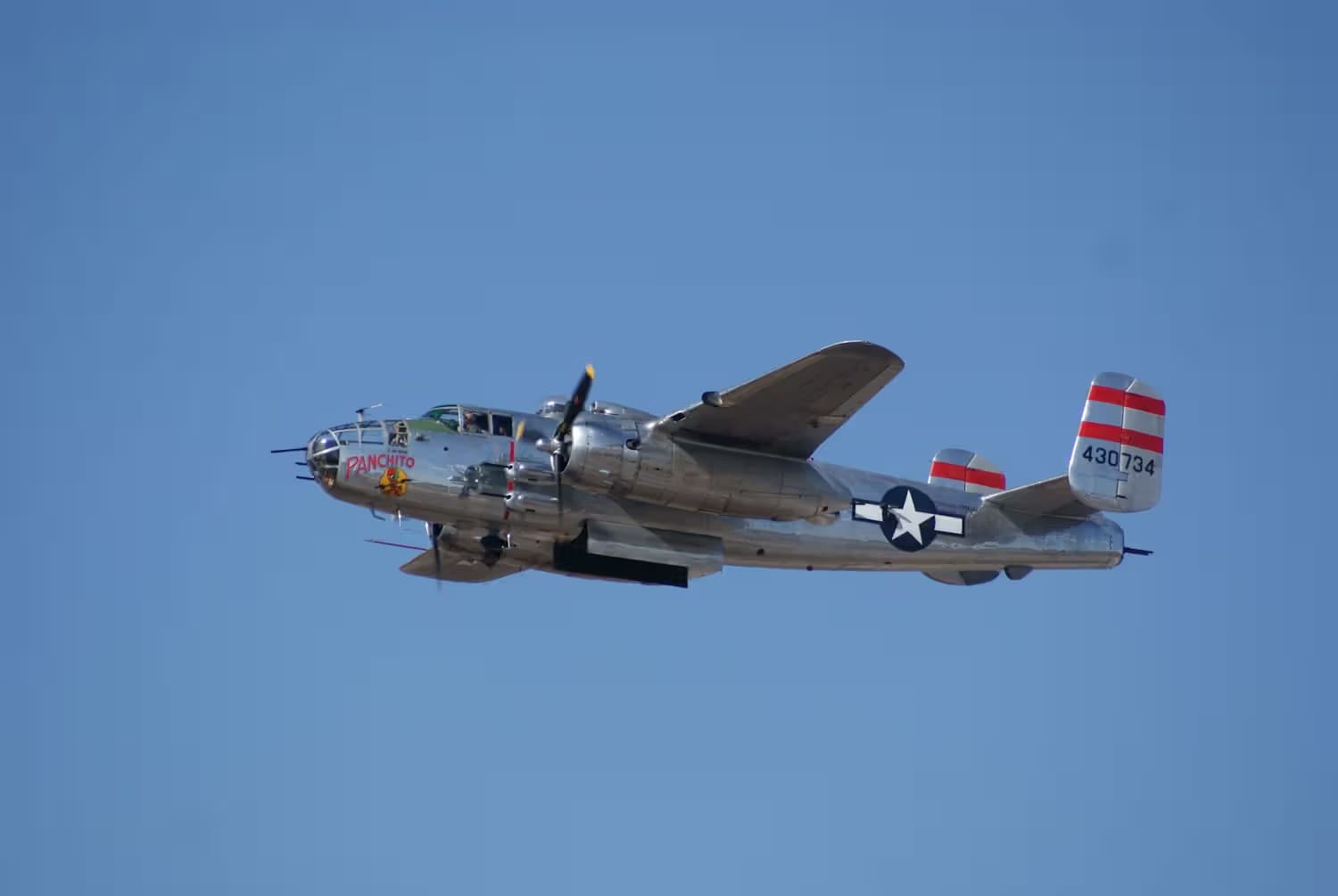Unidentified — Twin-engine aircraft