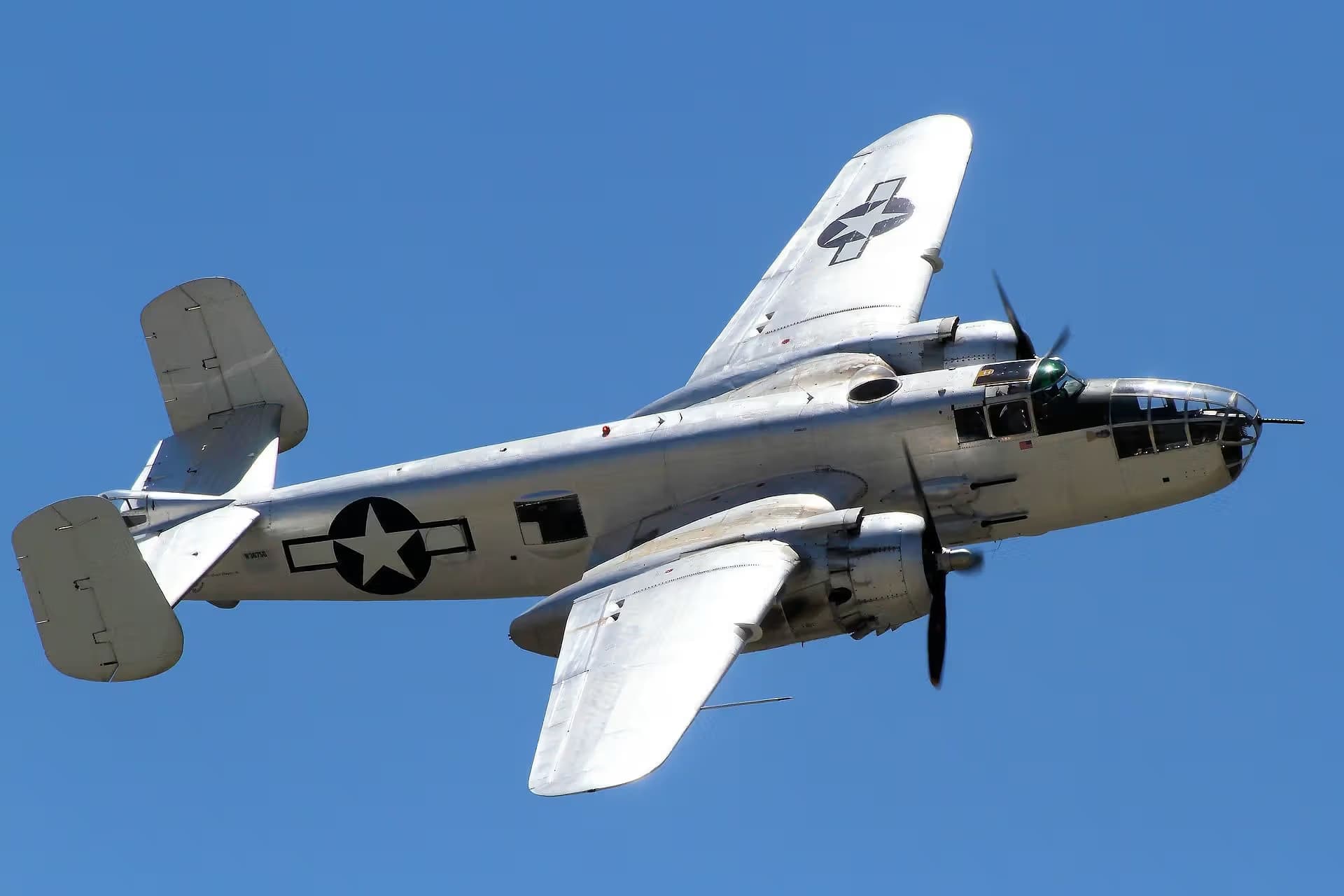 Unidentified — Twin-engine aircraft