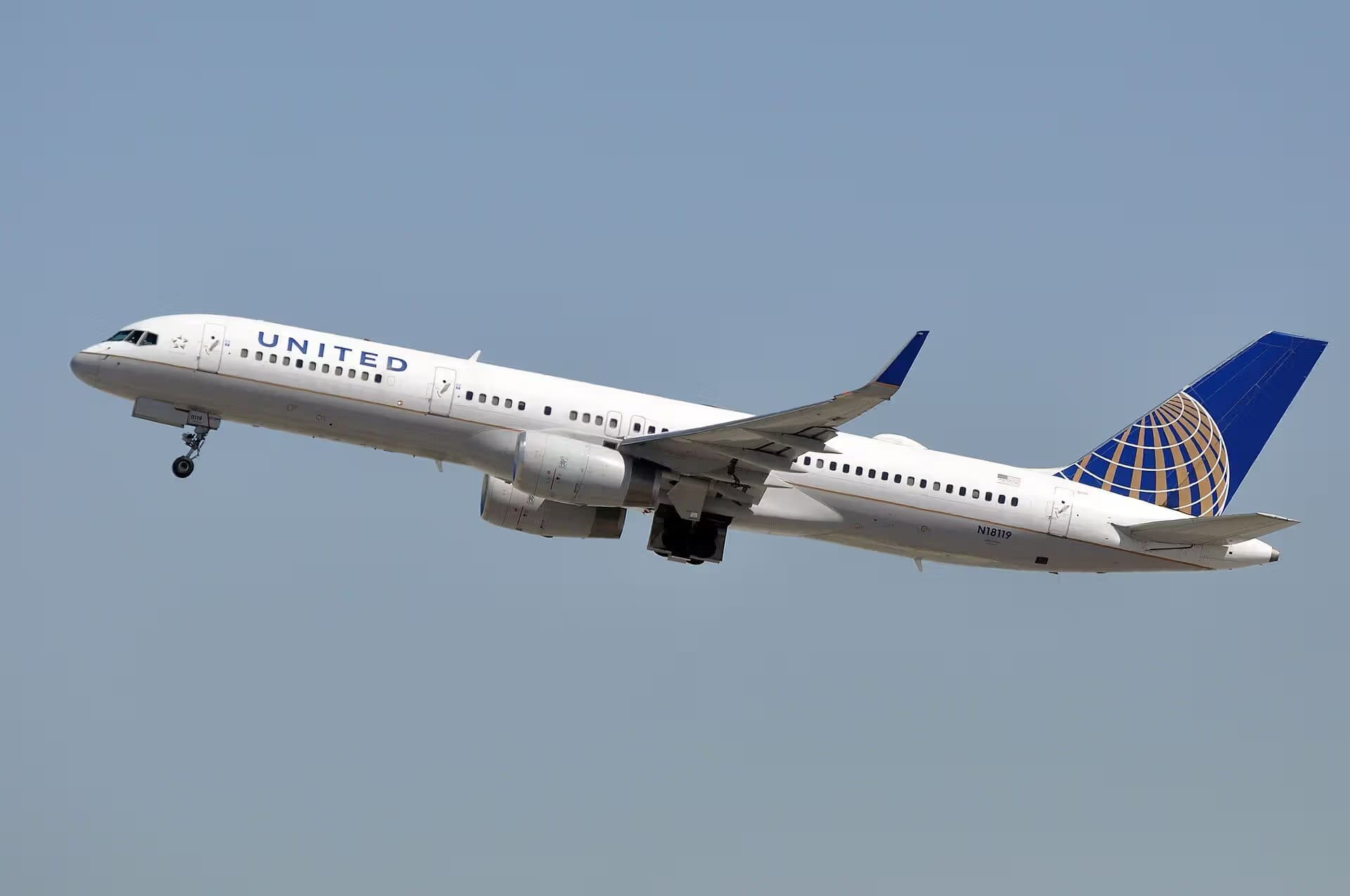 N18119 — Twin-engine aircraft