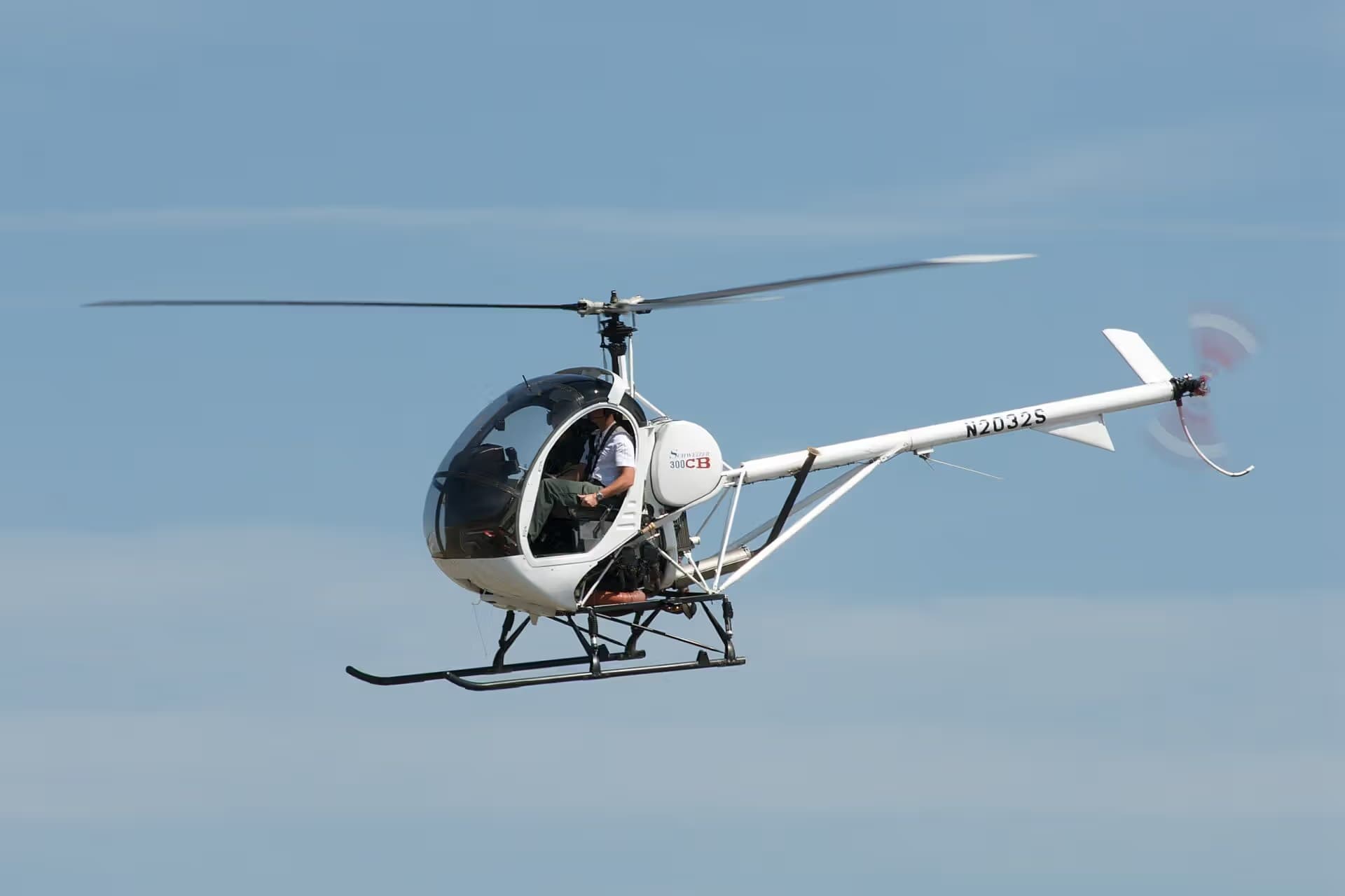 N2032S — Helicopter