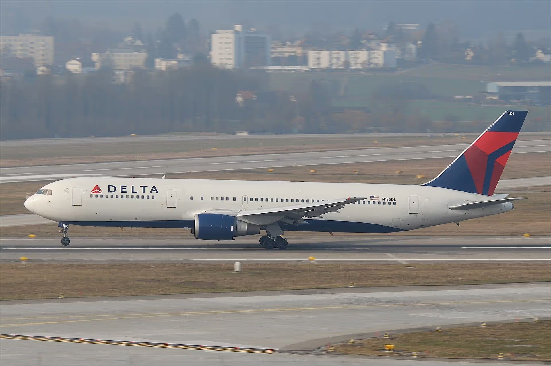 N156DL — Twin-engine aircraft