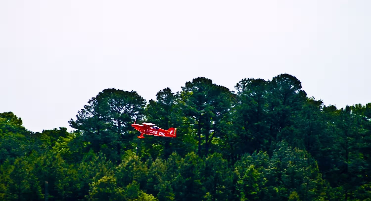 Unidentified — Single-engine aircraft