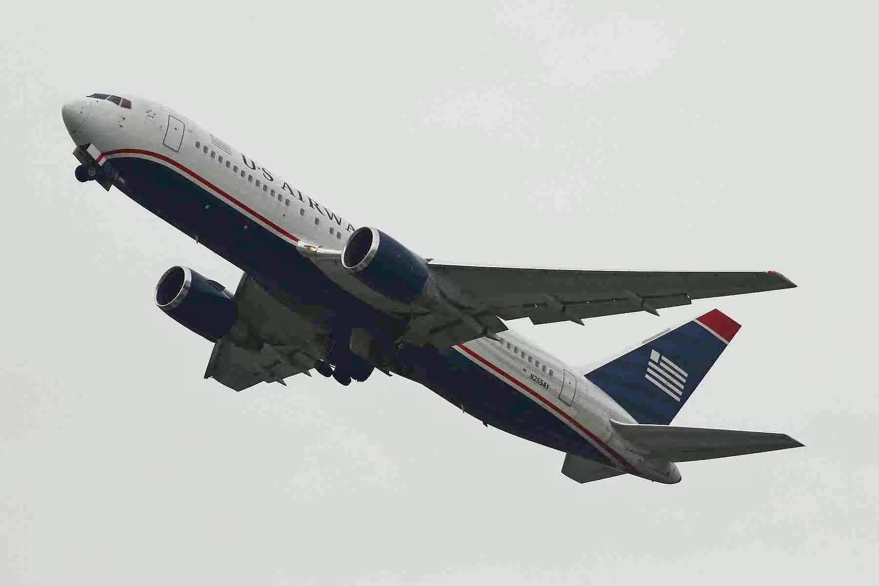 N255AY — Twin-engine aircraft