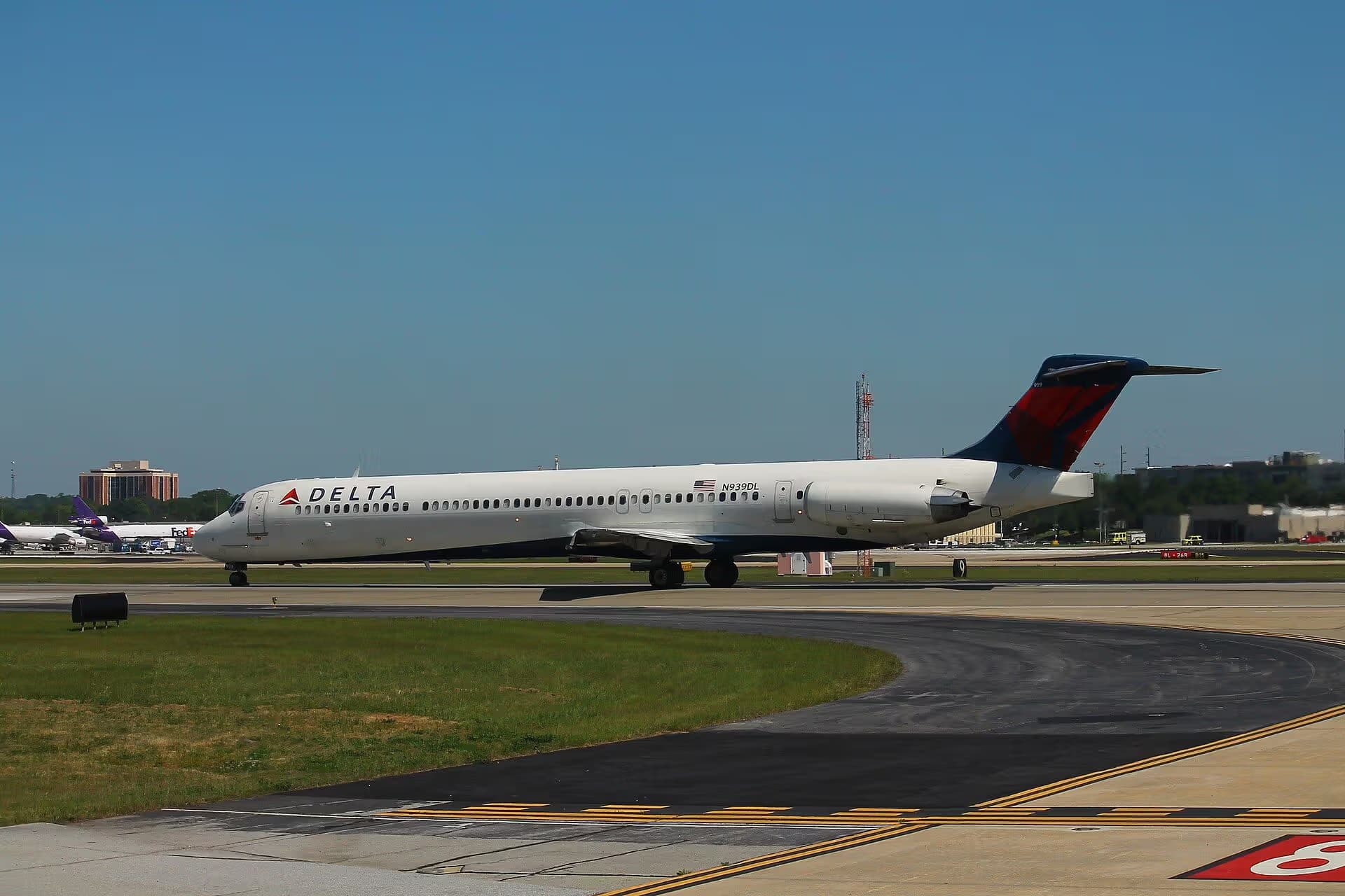 N939DL — Aircraft