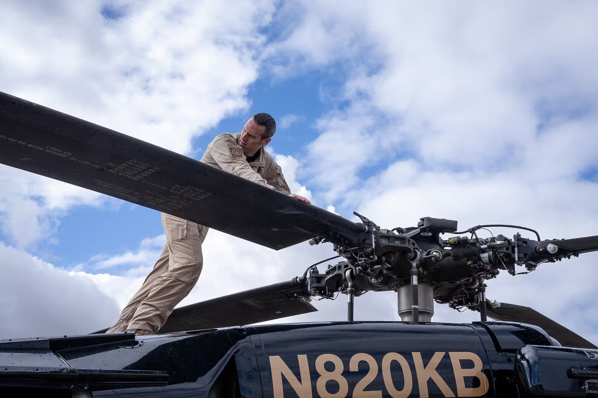 N820KB — Helicopter