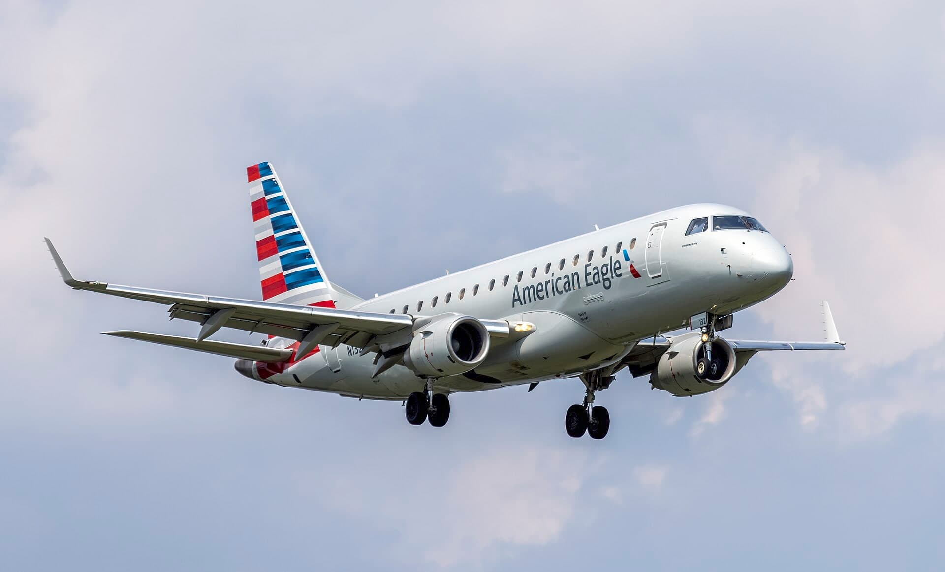 N132HQ — Embraer