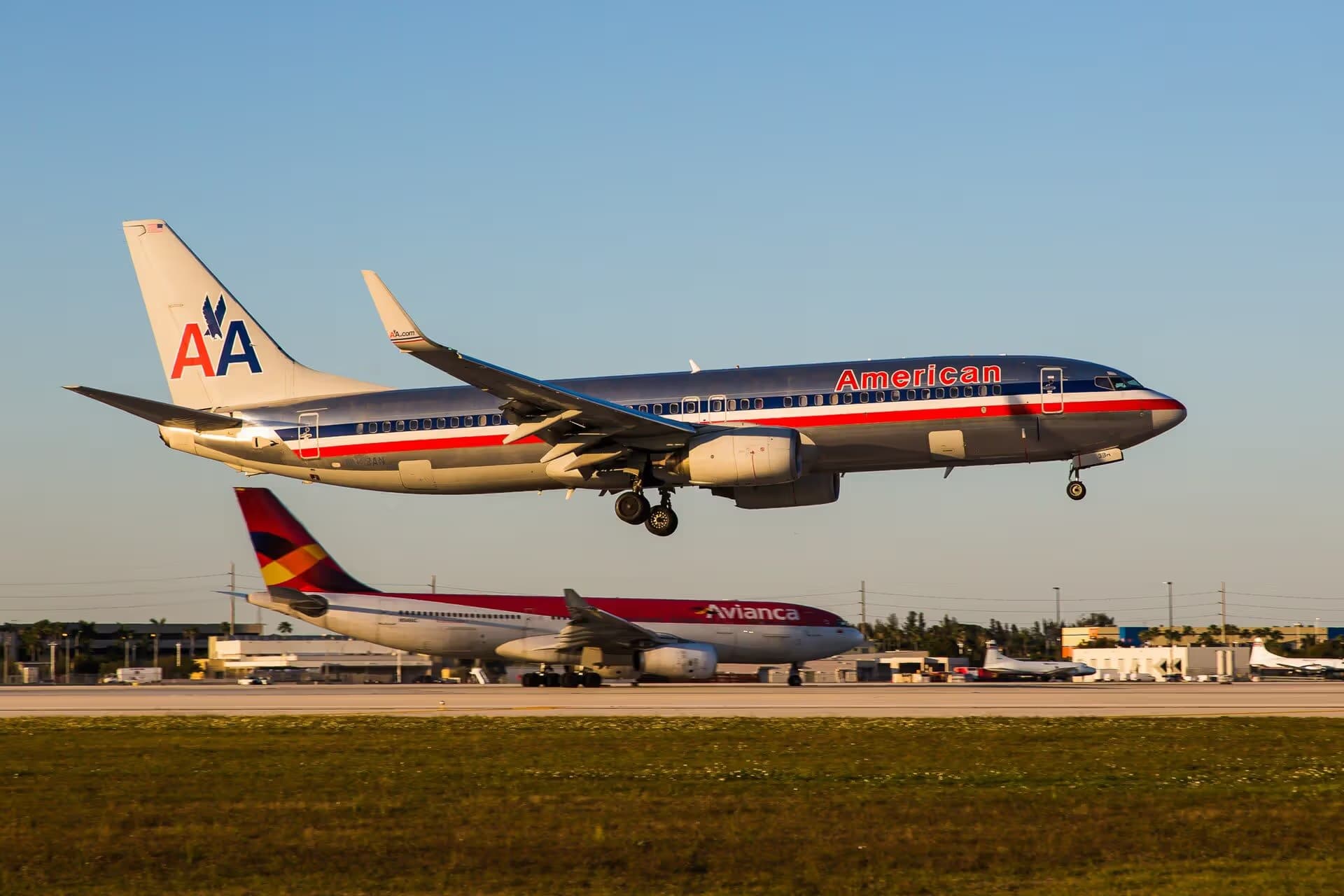N938AN — Twin-engine aircraft