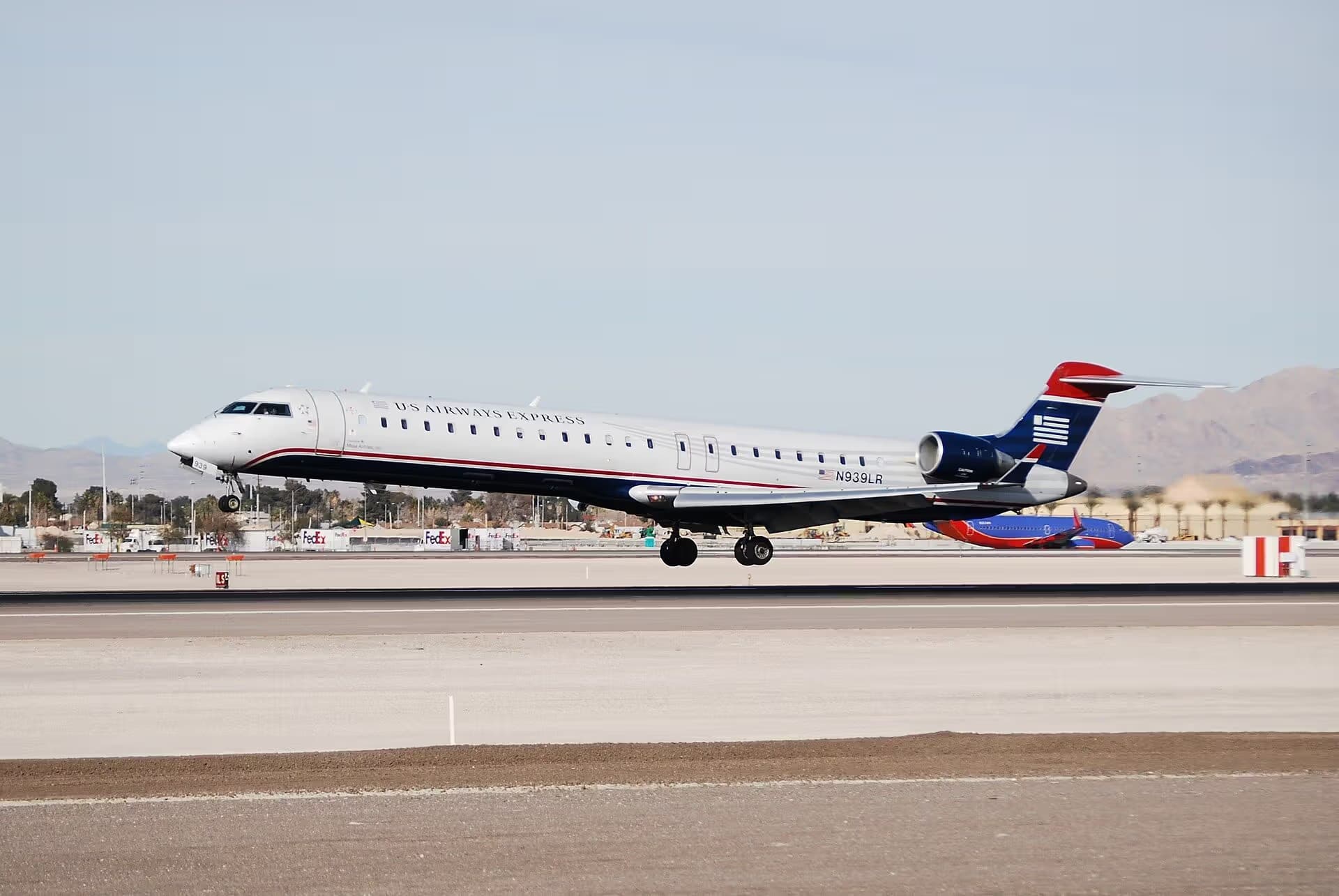 N939LR — Twin-engine aircraft