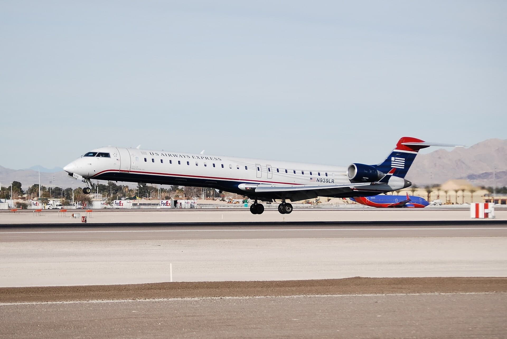 N939LR — Twin-engine aircraft