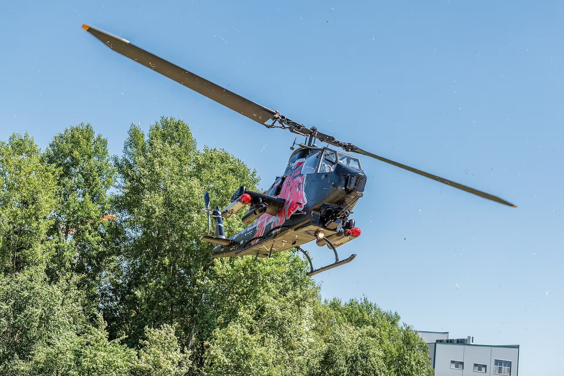 N11FX — Helicopter