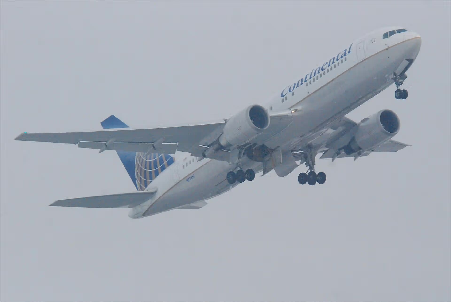 N73152 — Twin-engine aircraft