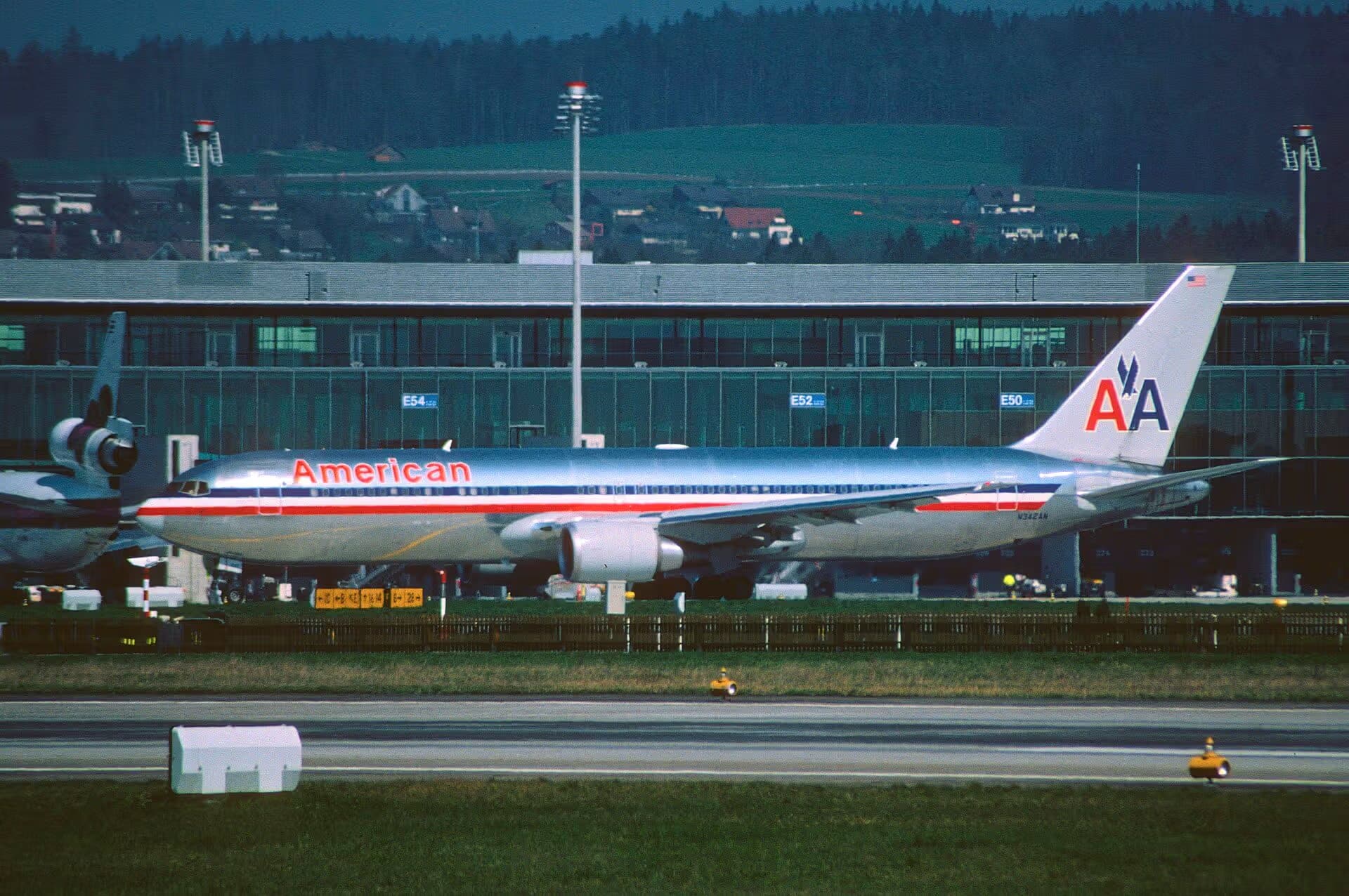 N342AN — Twin-engine aircraft