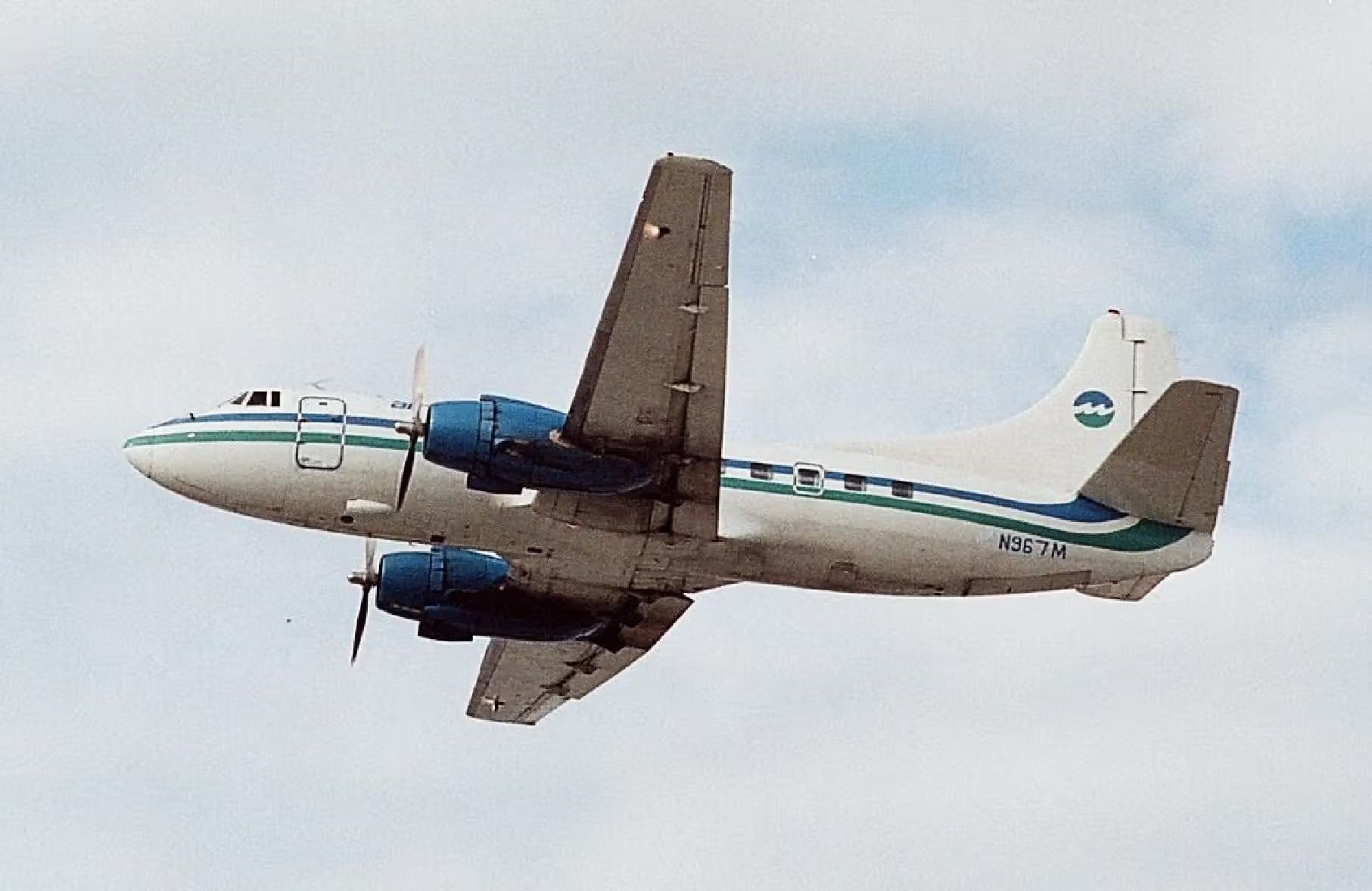 N967M — Twin-engine aircraft