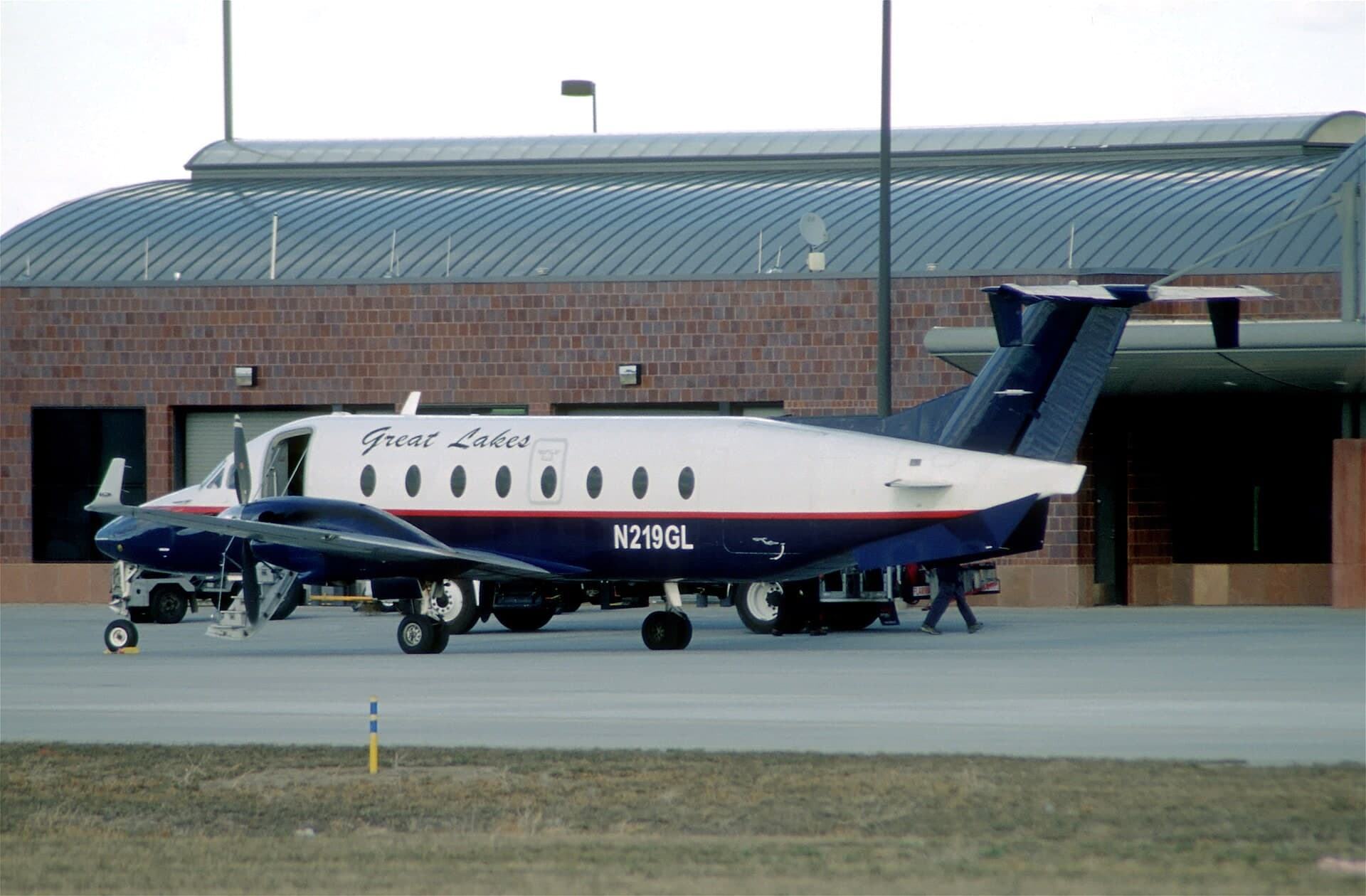 N219GL — Twin-engine aircraft
