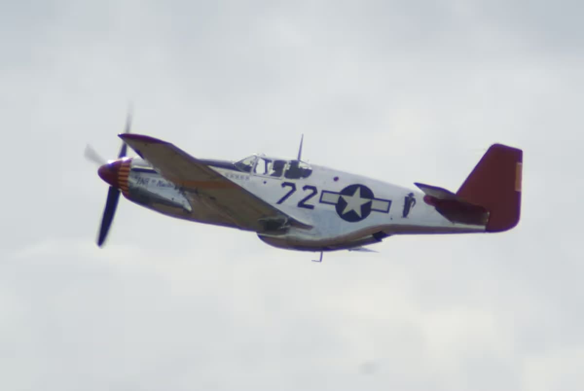 Unidentified — Single-engine aircraft