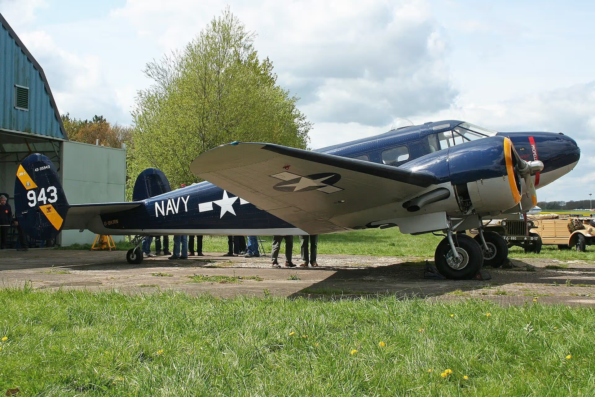 Unidentified — Twin-engine aircraft