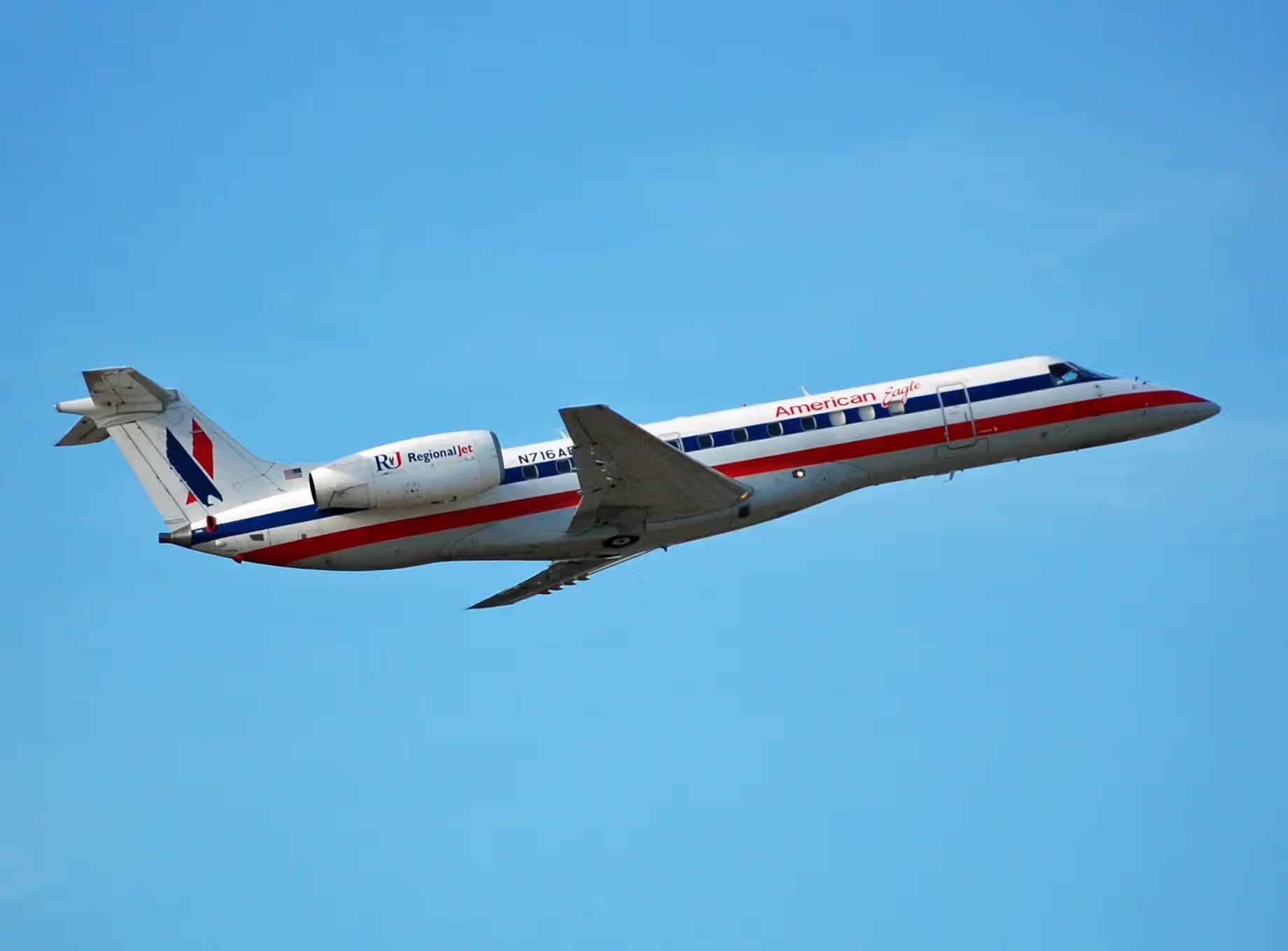N716AE — Twin-engine aircraft