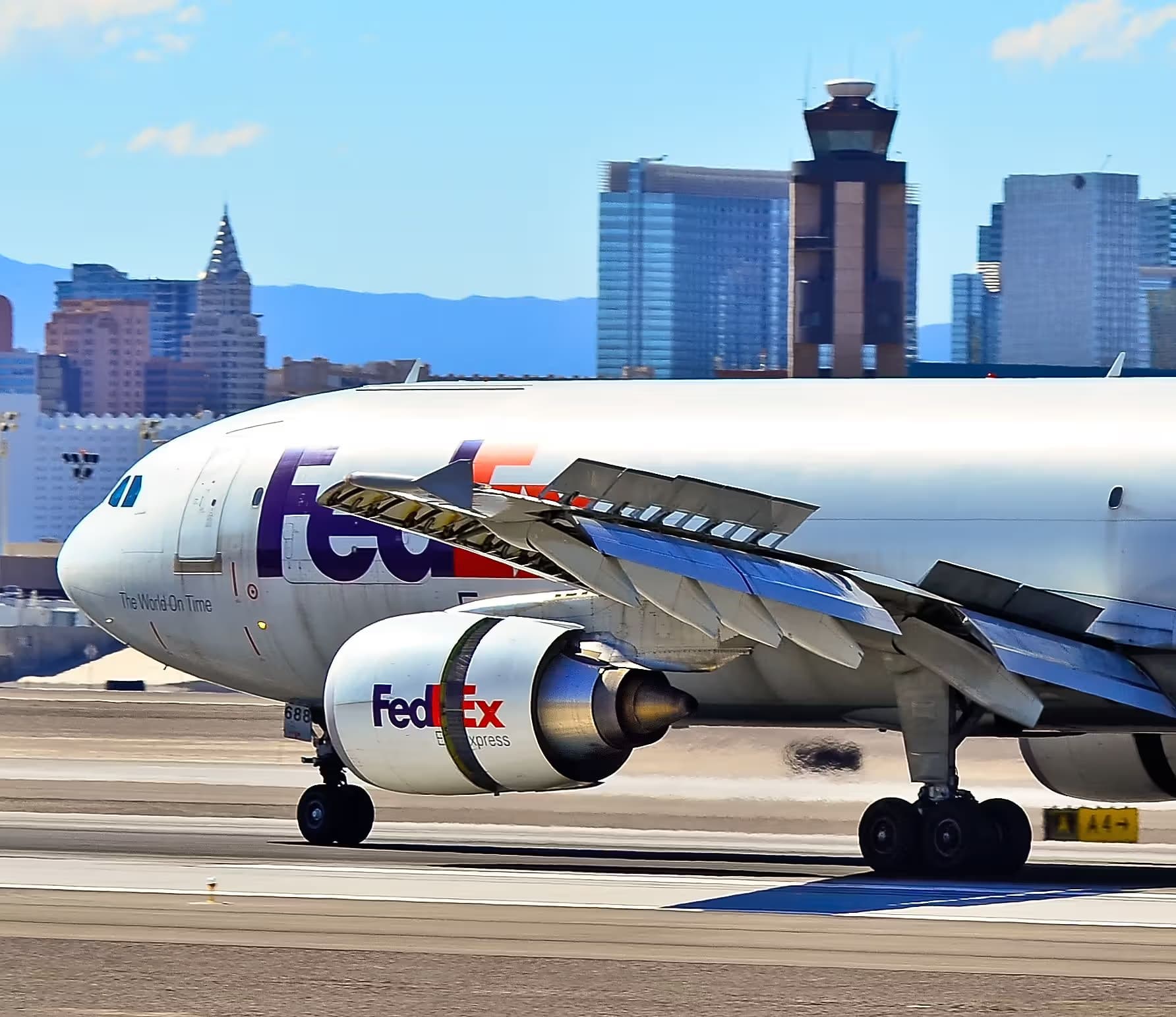 N688FE — Twin-engine aircraft