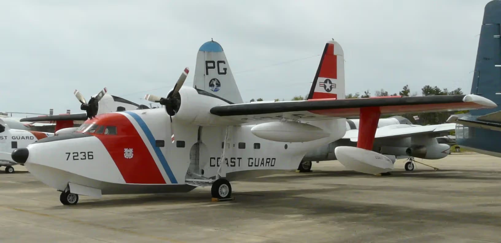 Unidentified — Twin-engine aircraft