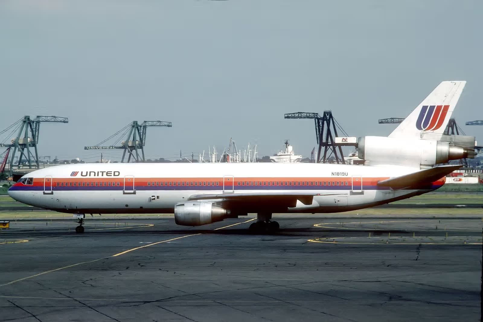 N1819U — Aircraft
