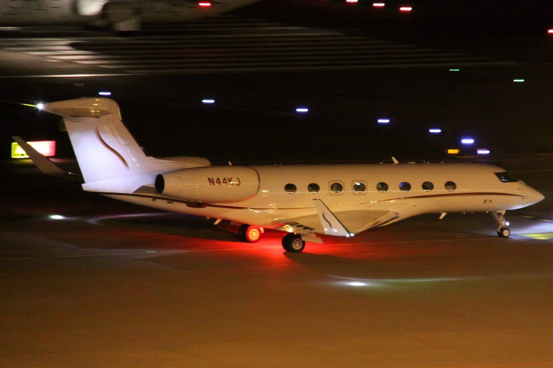 N44KJ — Business jet