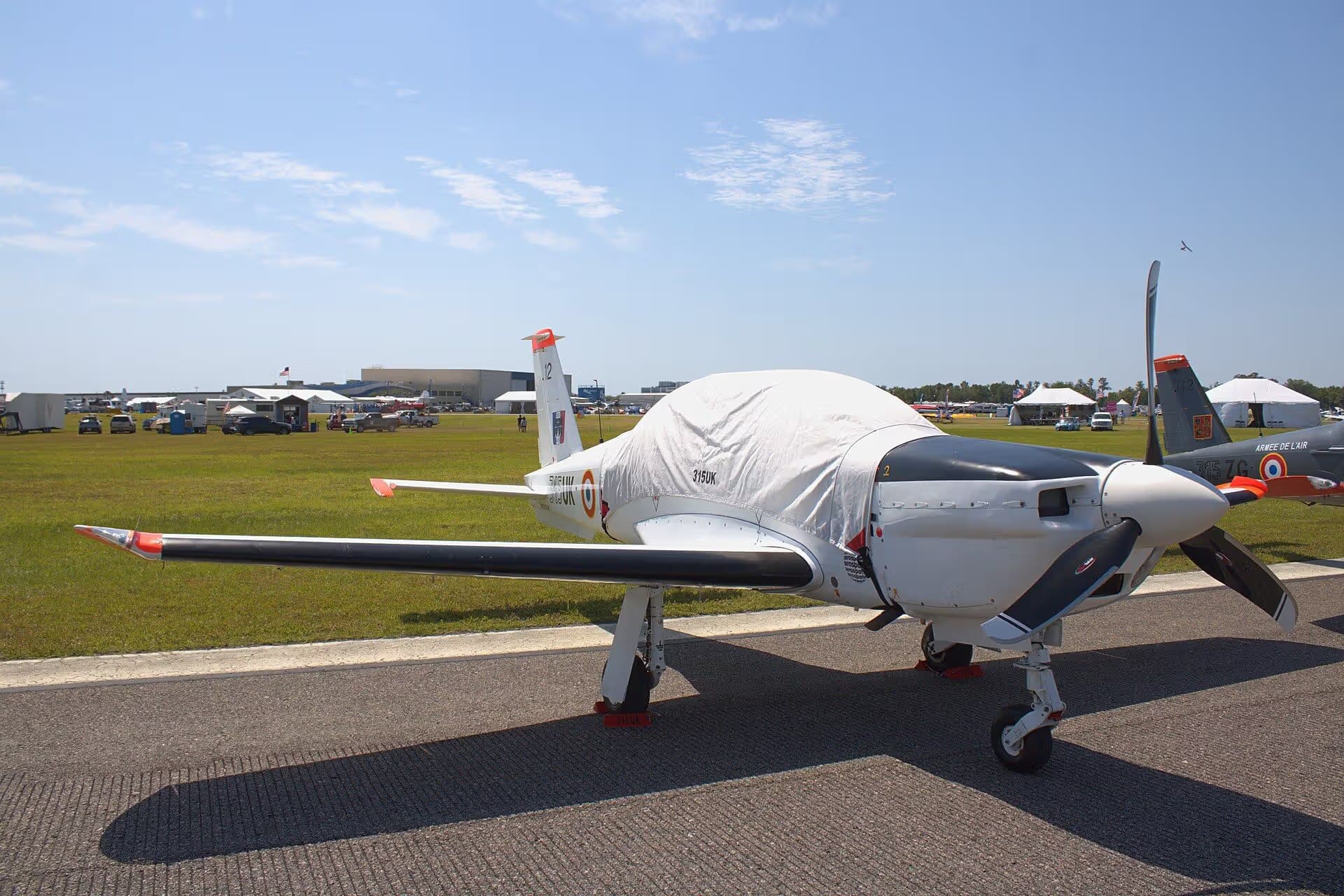 Unidentified — Single-engine aircraft