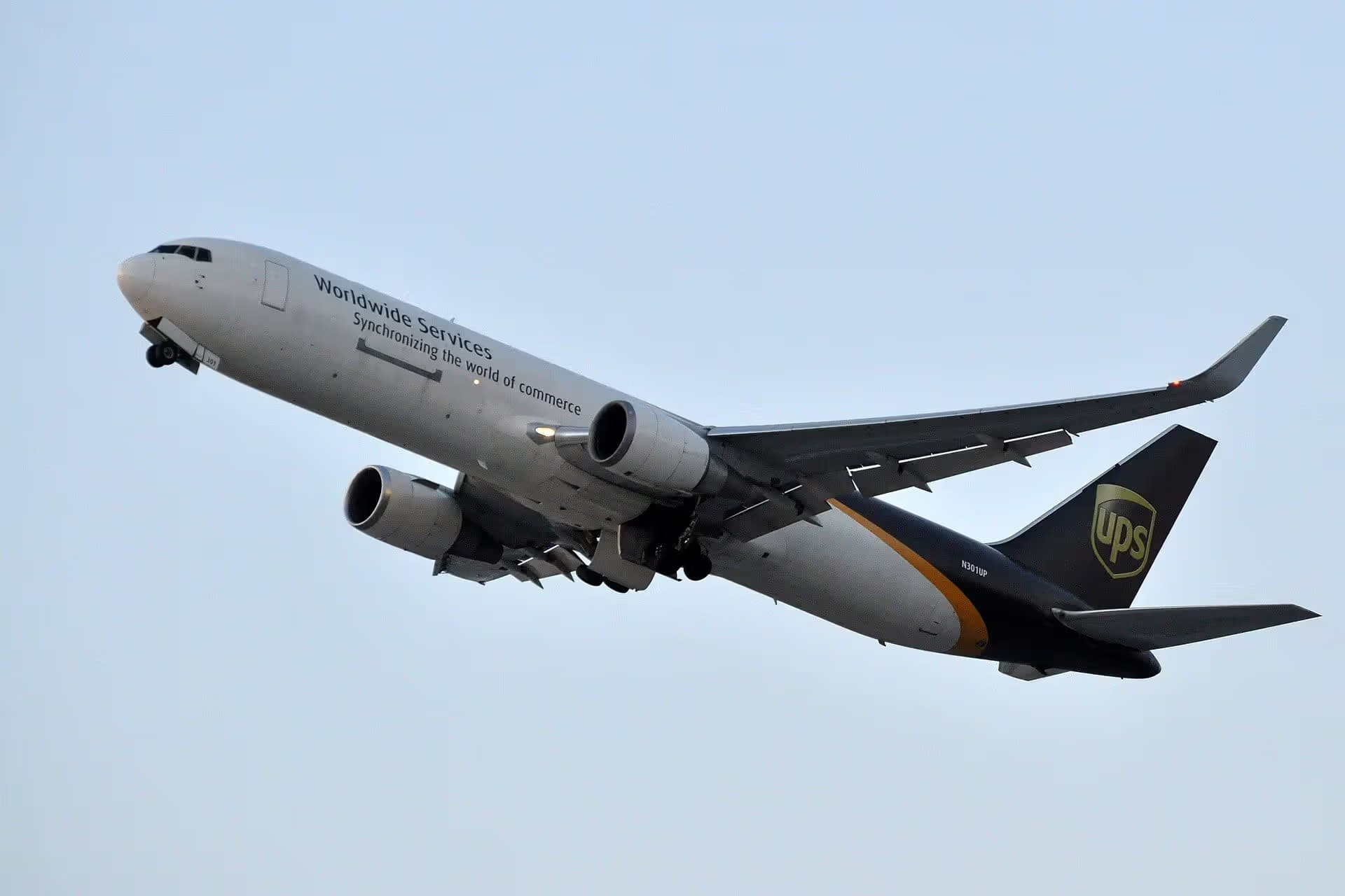N301UP — Twin-engine aircraft