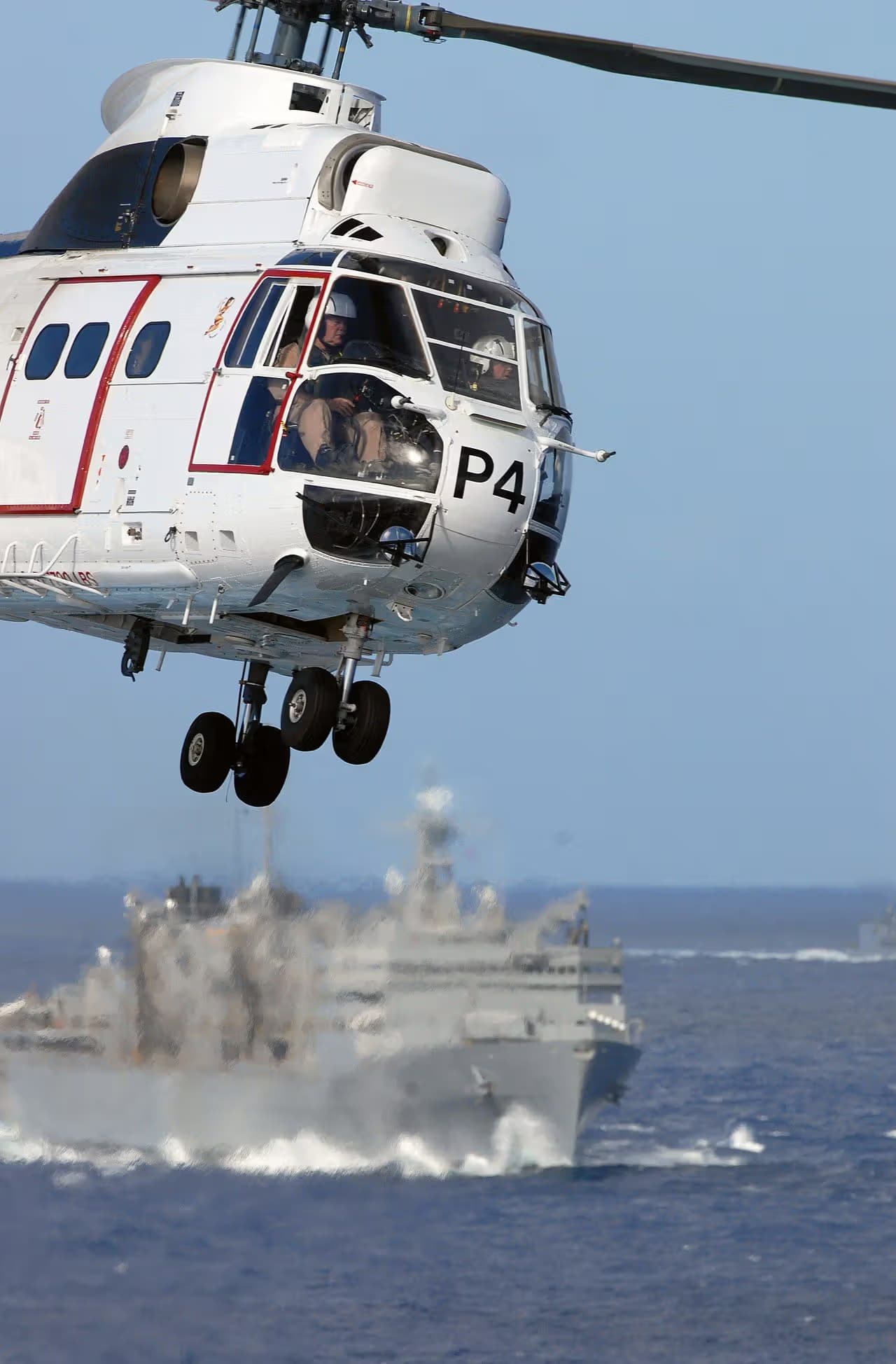 N330KW — Helicopter