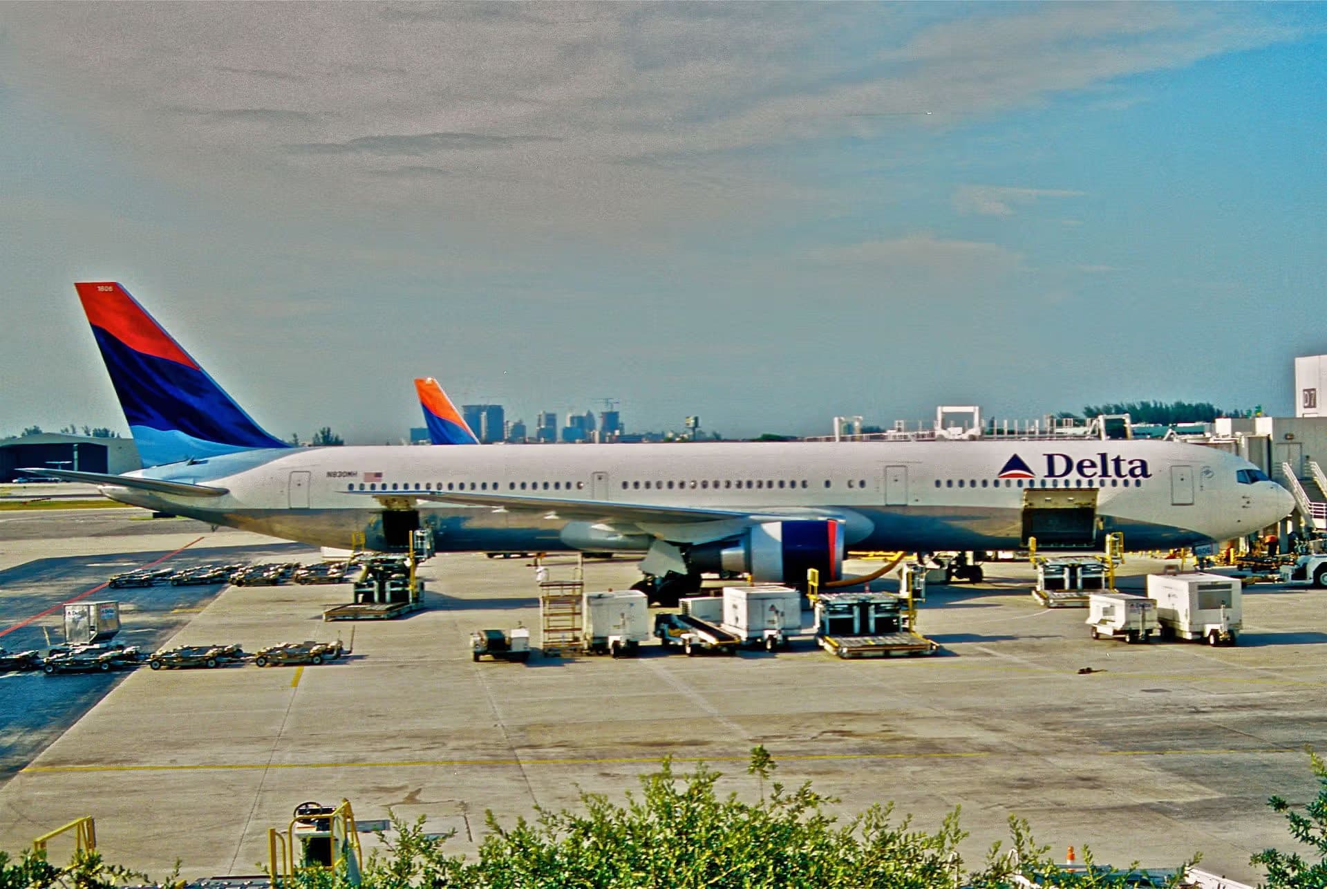 N830MH — Boeing