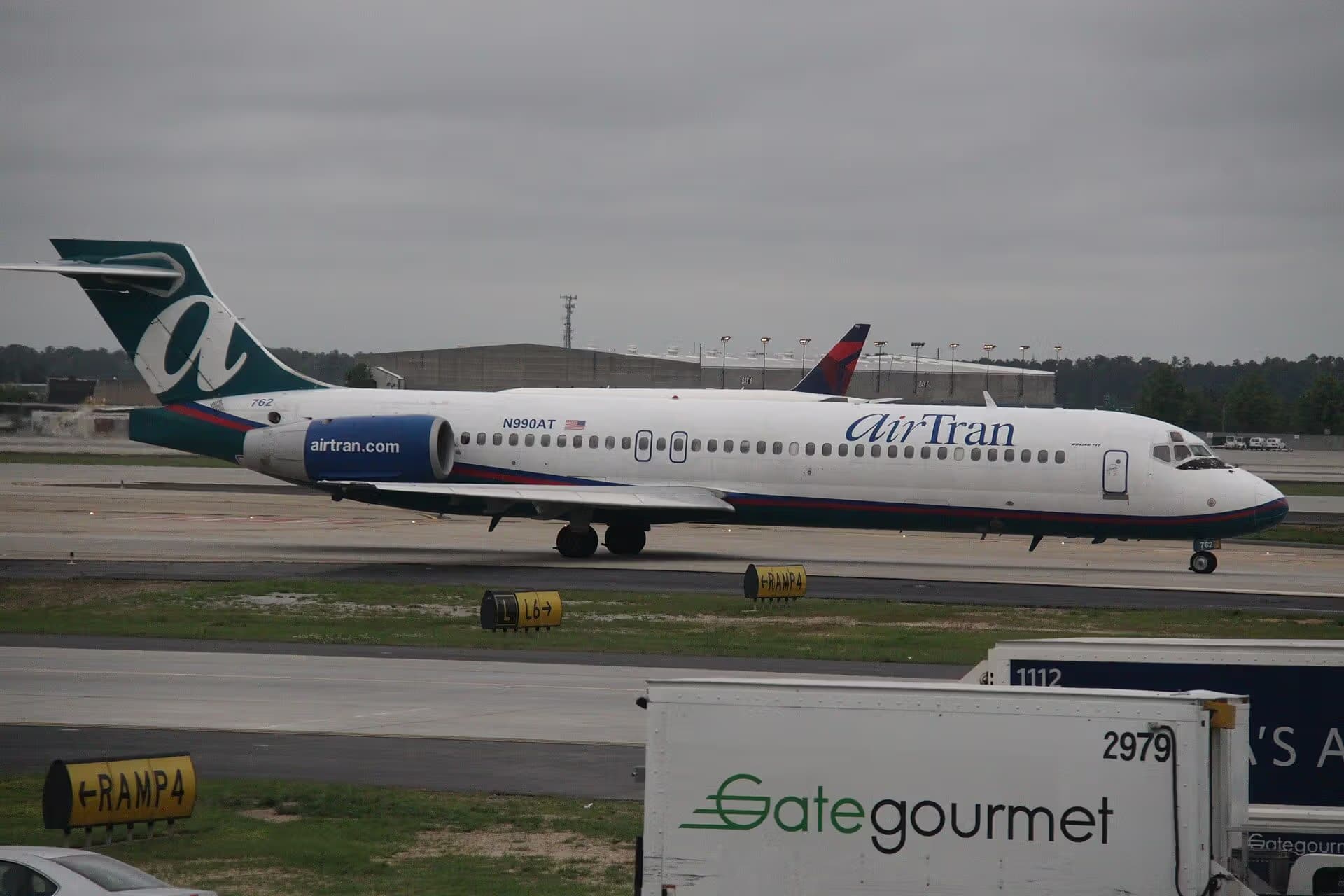N990AT — Aircraft